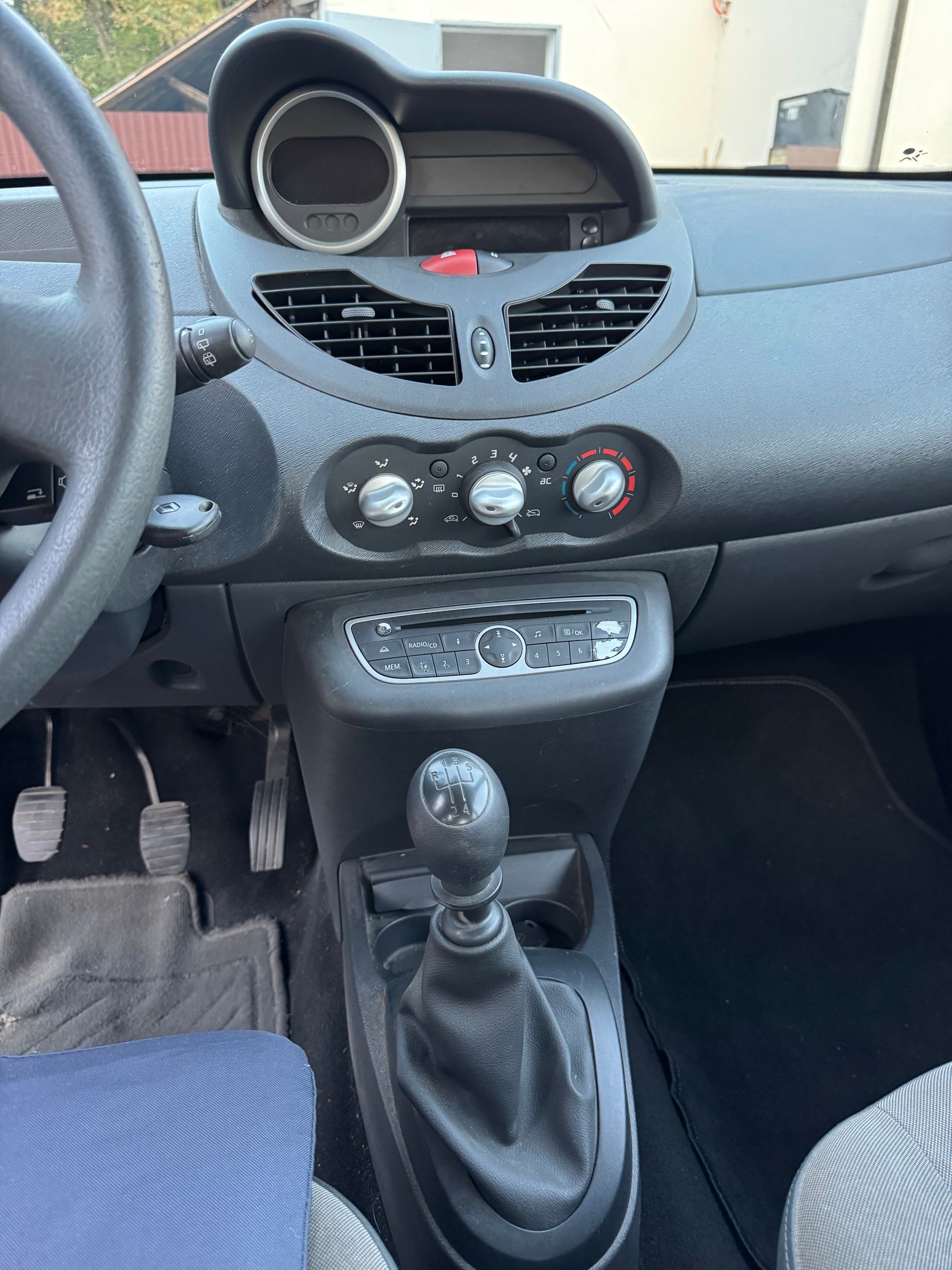RENAULT Twingo 1.2 Authentique-image-9