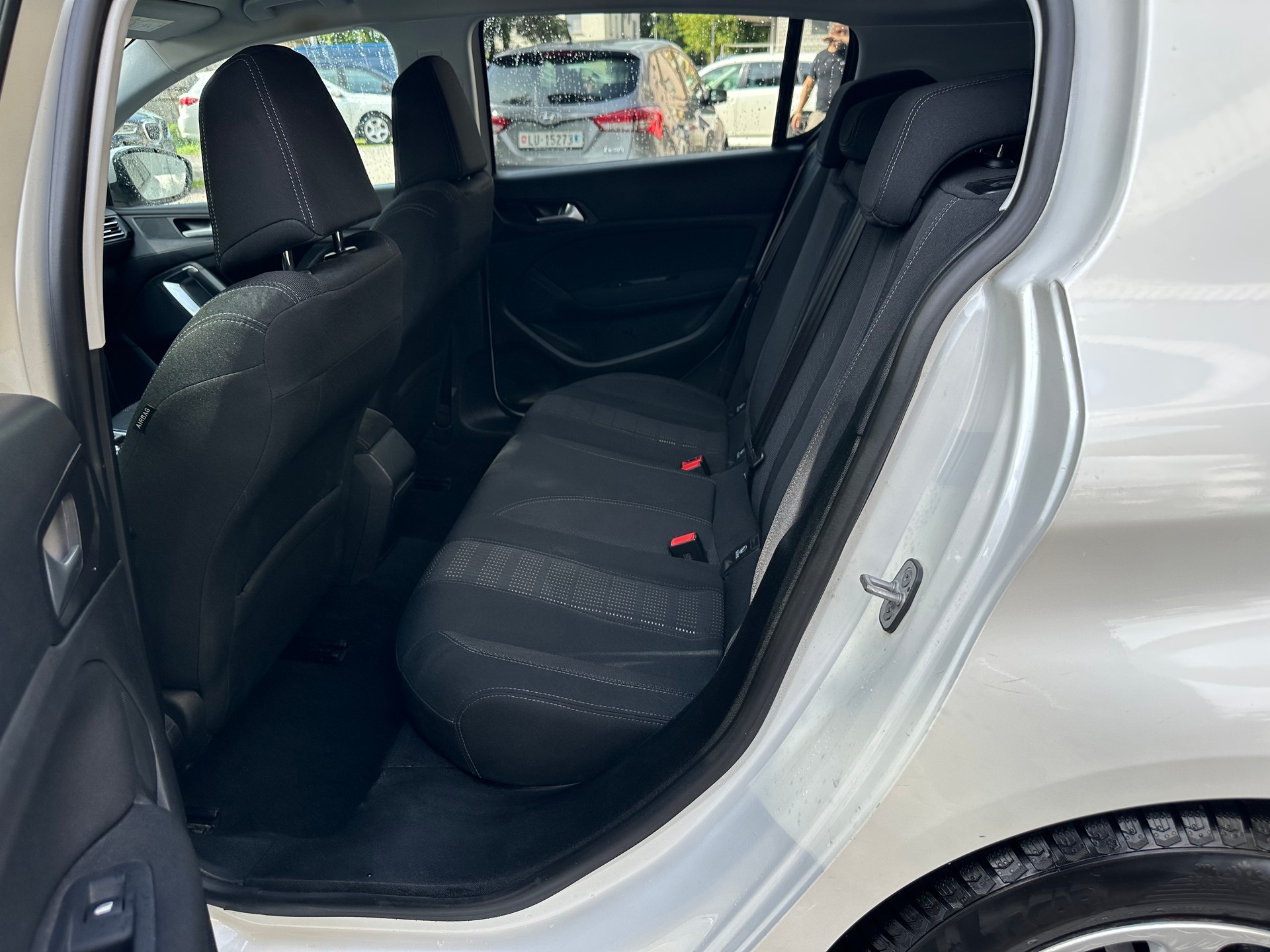 PEUGEOT 308 1.2 THP Style-image-8
