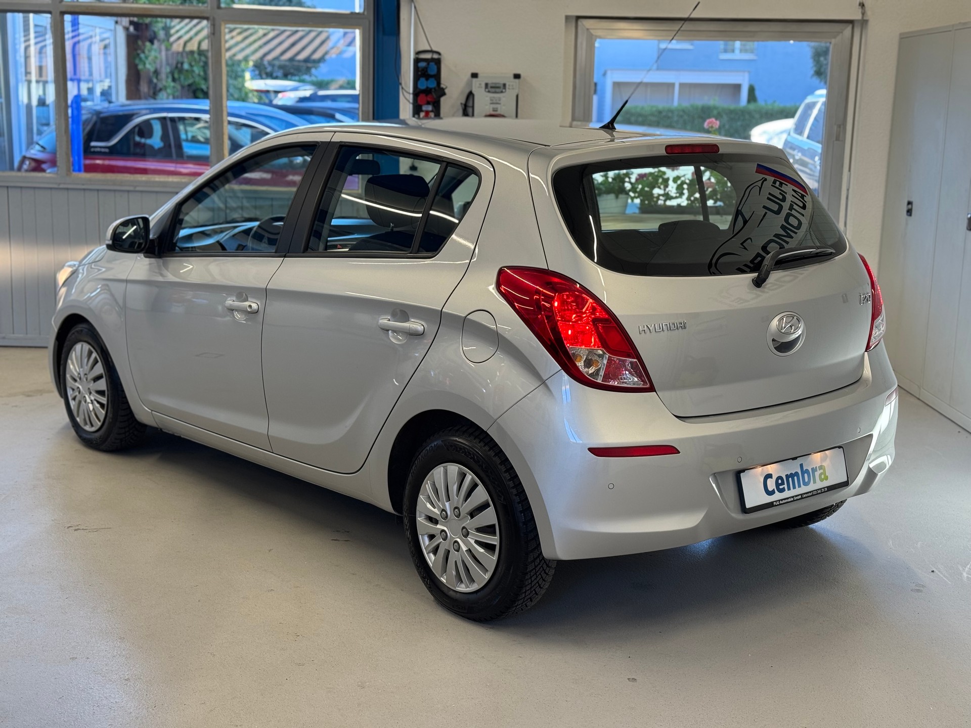 HYUNDAI i20 1.4 Amplia Automatic-image-5