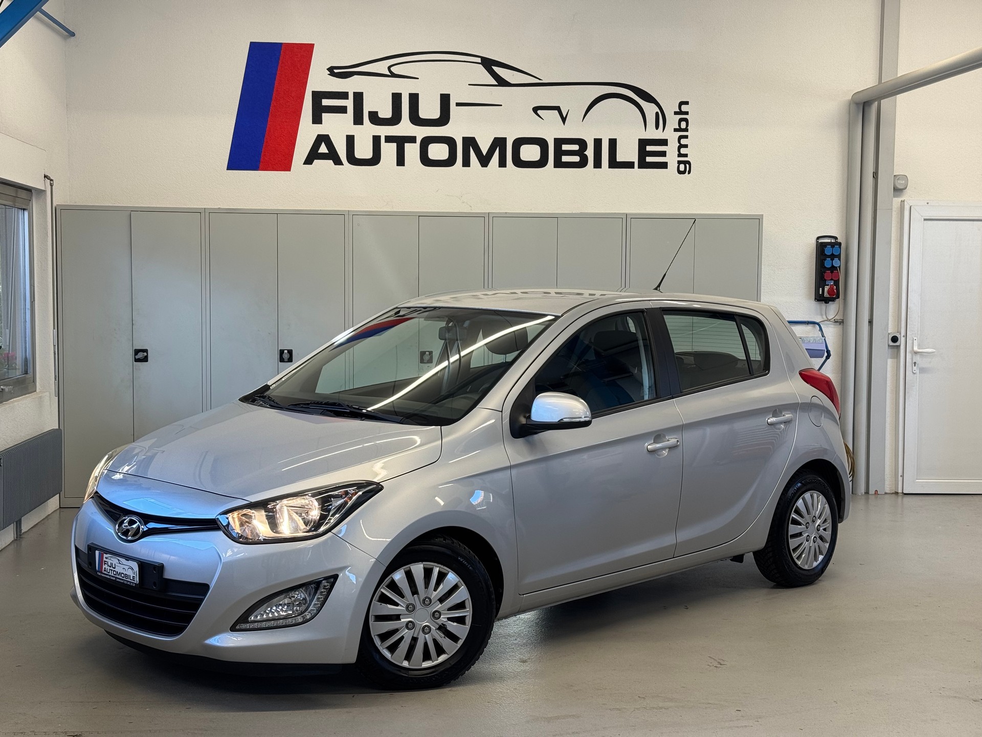 HYUNDAI i20 1.4 Amplia Automatic-image-0