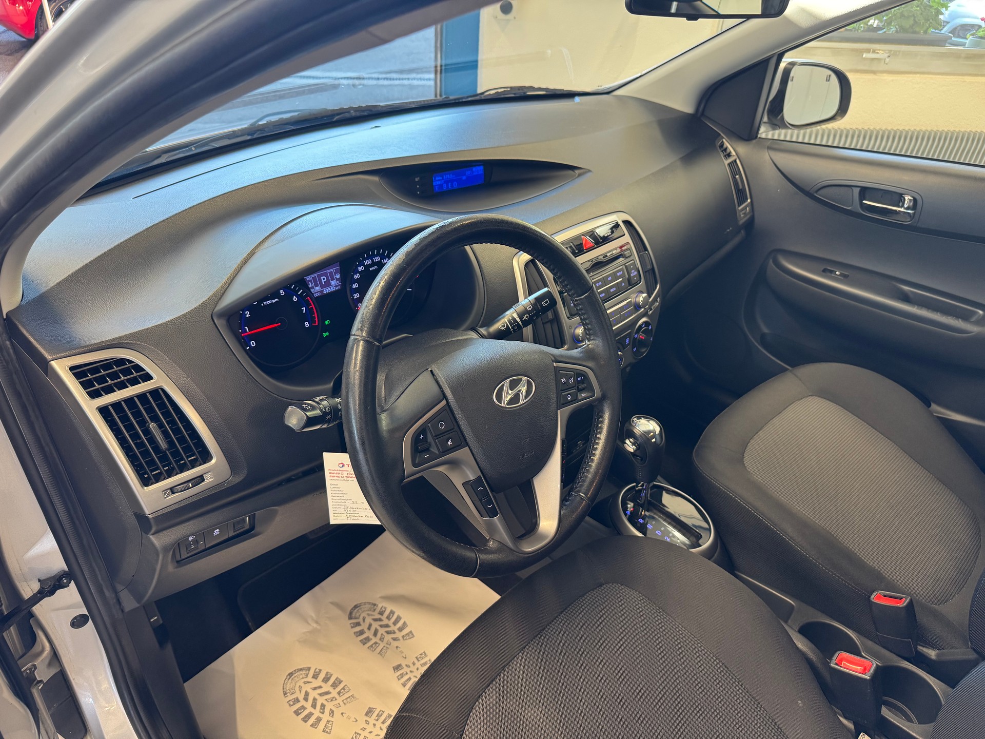 HYUNDAI i20 1.4 Amplia Automatic-image-7