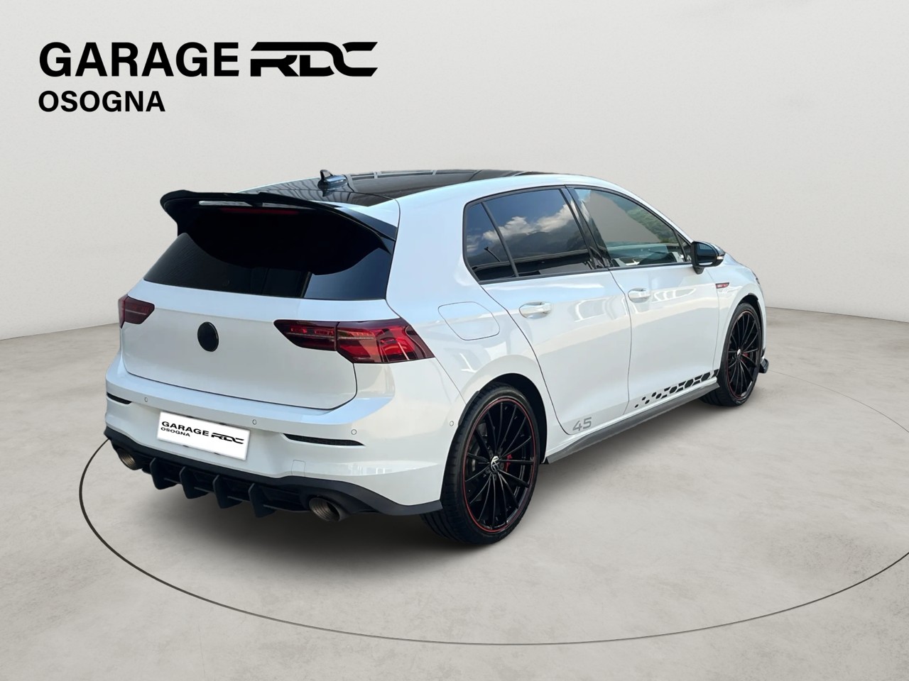 VW Golf 2.0 TSI GTI Clubsport 45 DSG-image-2