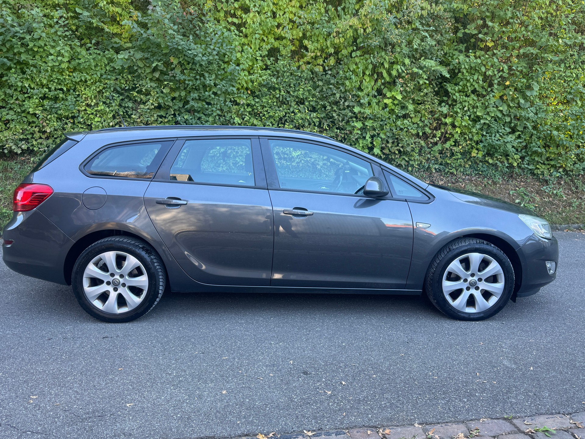 OPEL Astra SportsTourer 1.6i 16V Turbo Enjoy-image-6