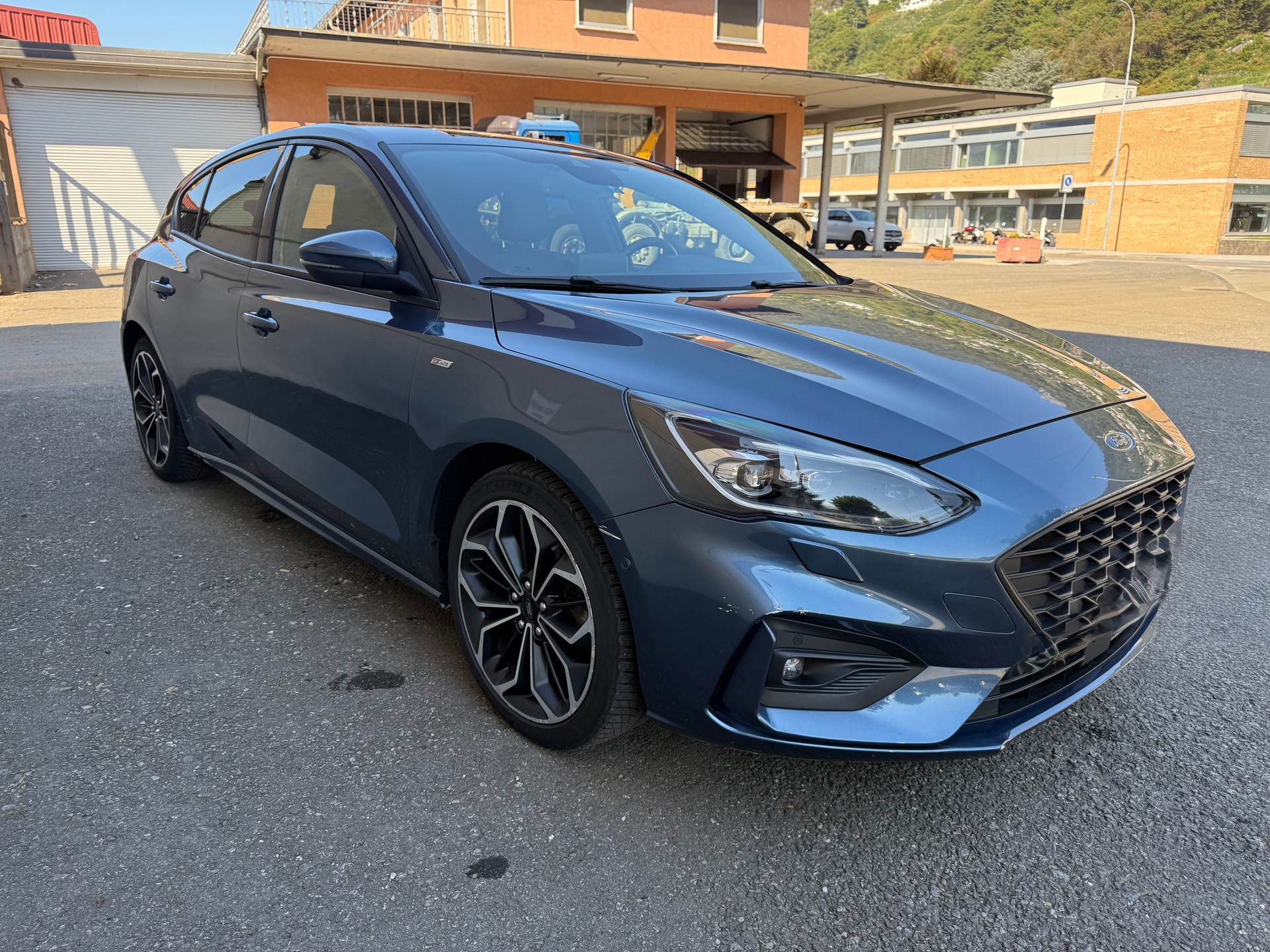 FORD Focus 1.0 SCTi ST Line-image-2