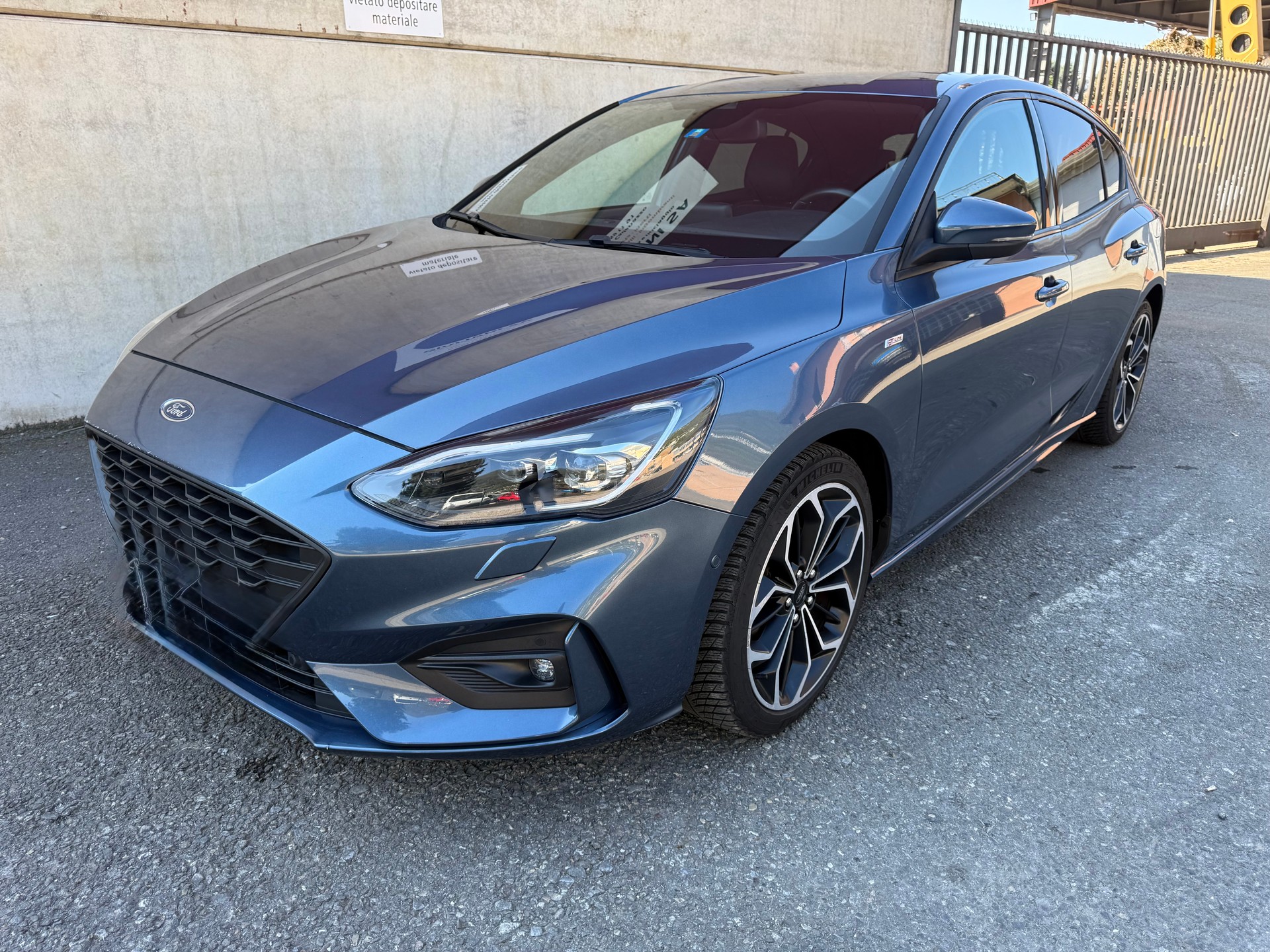 FORD Focus 1.0 SCTi ST Line-image-1