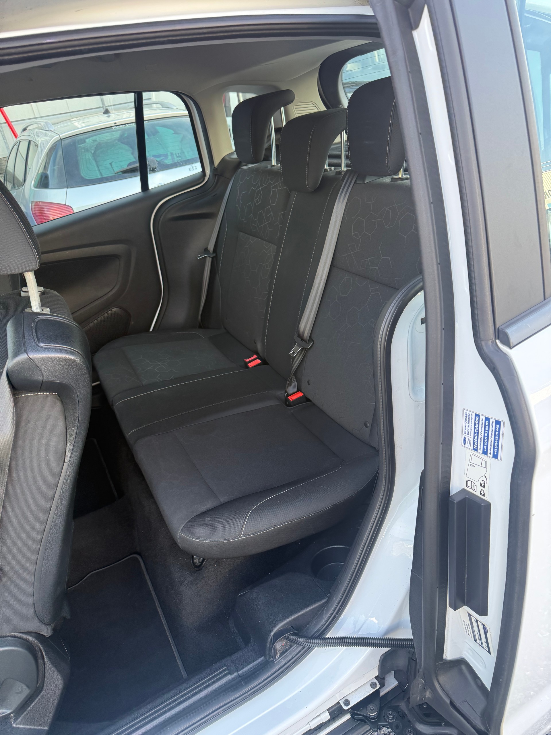 FORD B-Max 1.0 SCTi Sync Edition-image-12