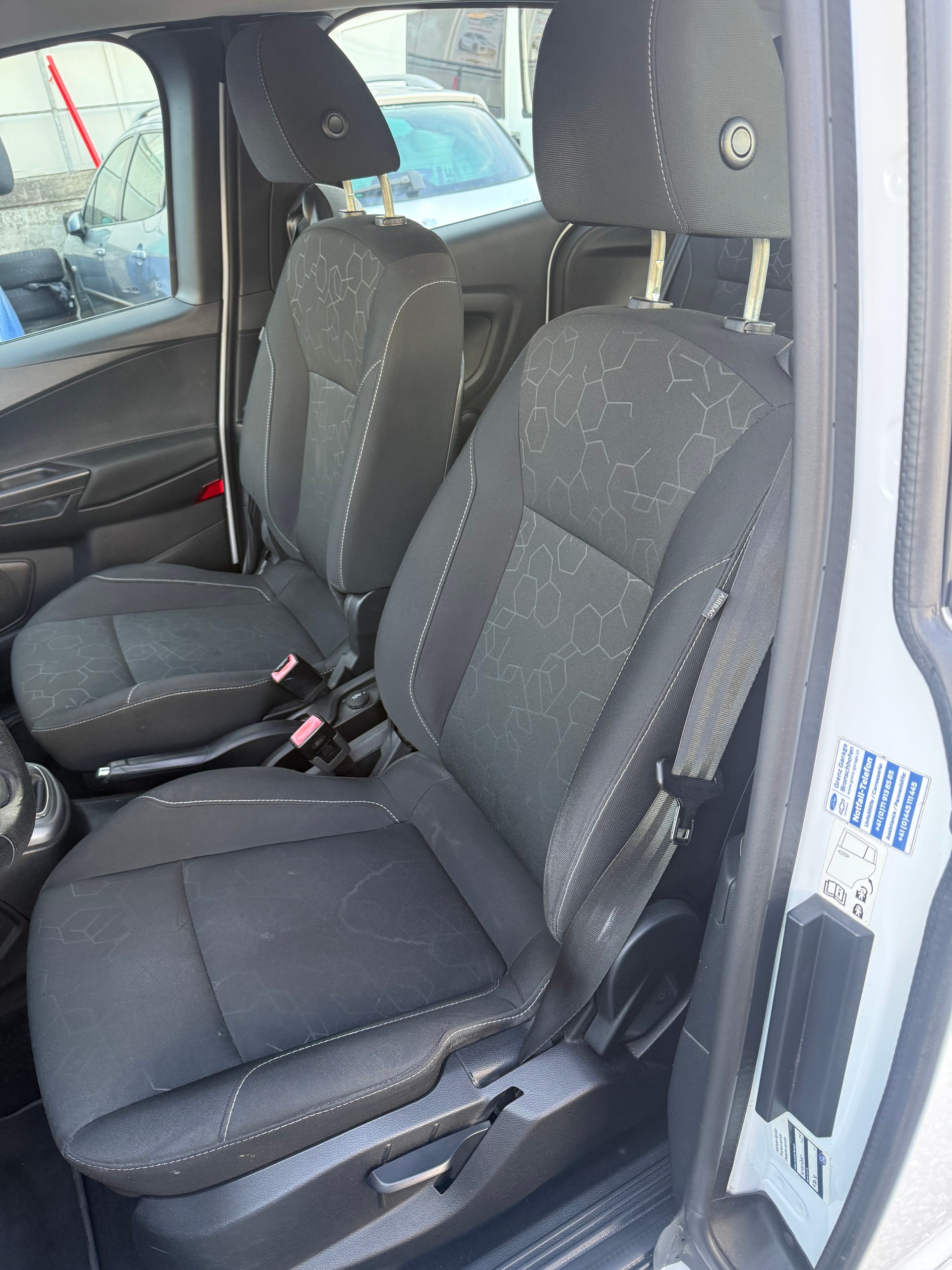 FORD B-Max 1.0 SCTi Sync Edition-image-9