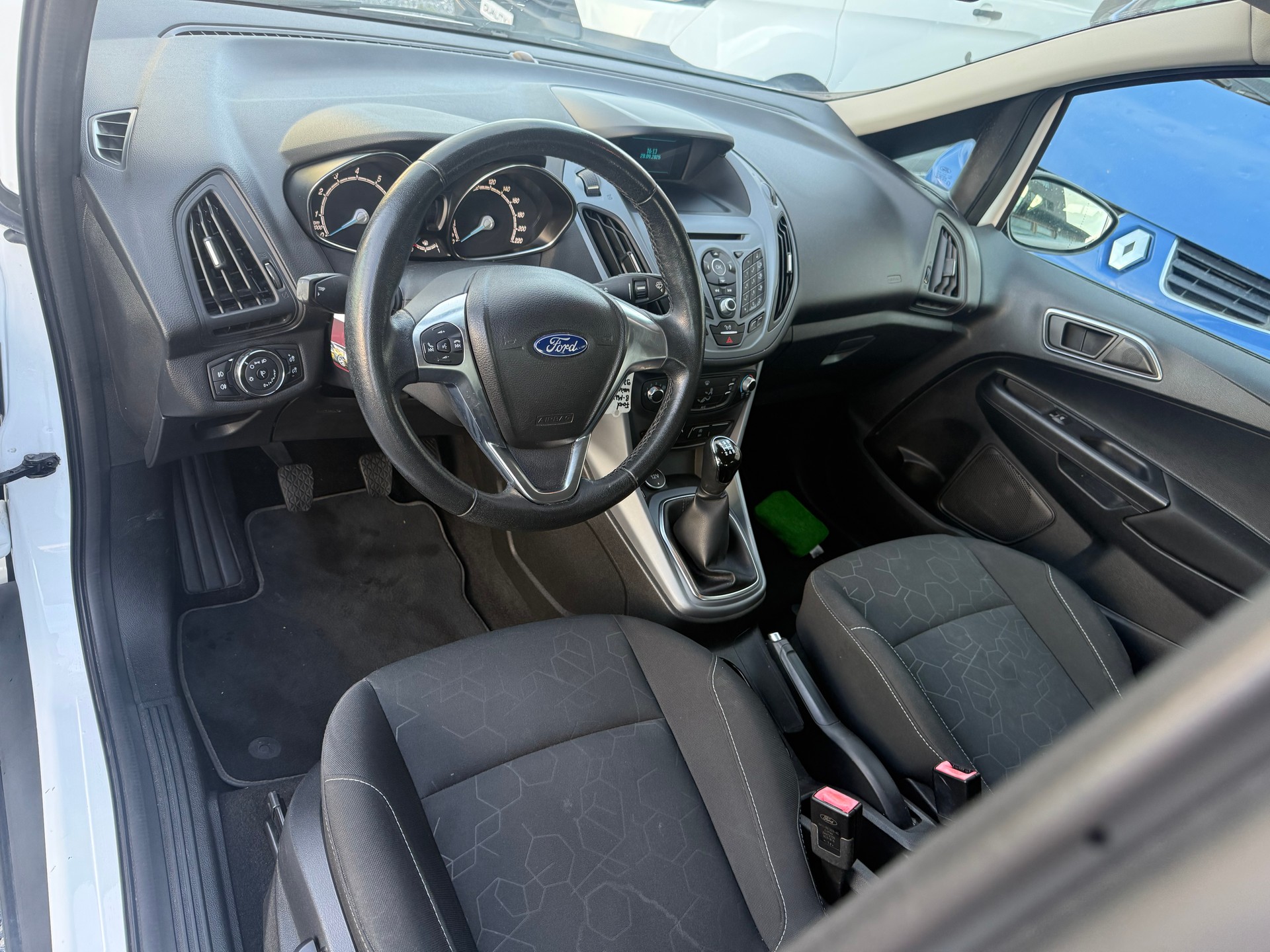 FORD B-Max 1.0 SCTi Sync Edition-image-8