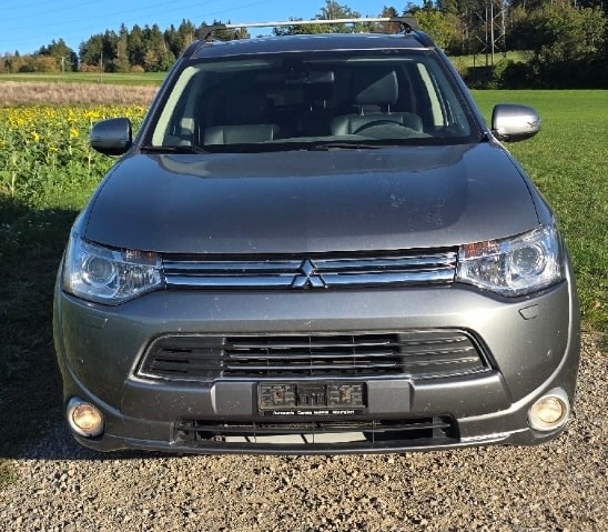 MITSUBISHI Outlander 2.0 PHEV Intense-image-0