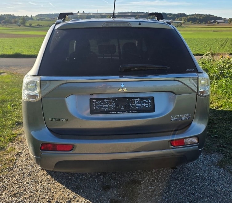 MITSUBISHI Outlander 2.0 PHEV Intense-image-3