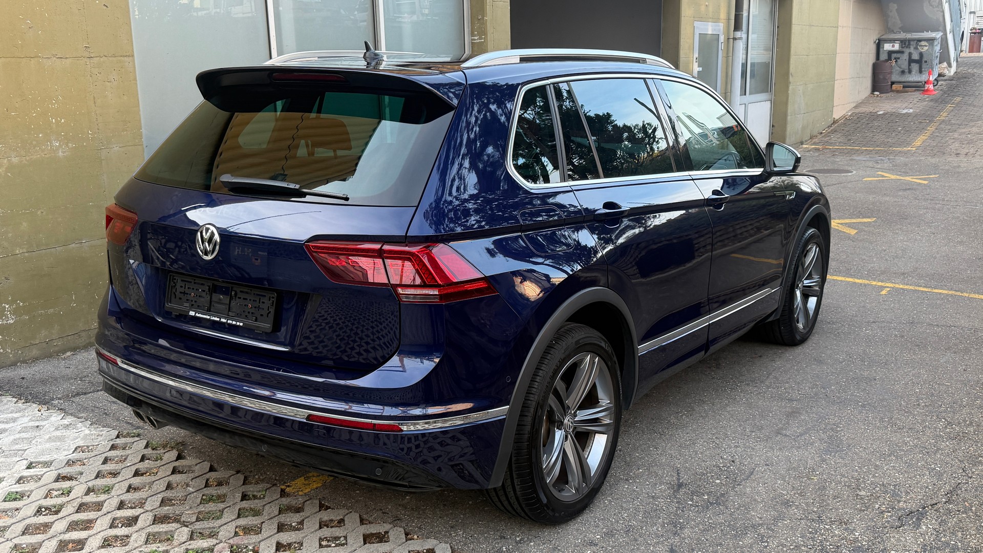 VW Tiguan 2.0 TDI SCR Highline 4Motion DSG, R-Line, 8 fach berädert 1Jahre oder 20000km Garantie-image-4