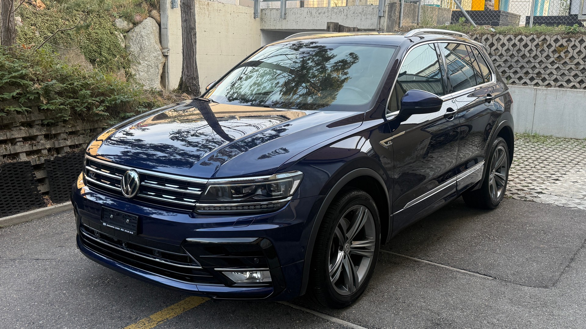 VW Tiguan 2.0 TDI SCR Highline 4Motion DSG, R-Line, 8 fach berädert 1Jahre oder 20000km Garantie-image-2