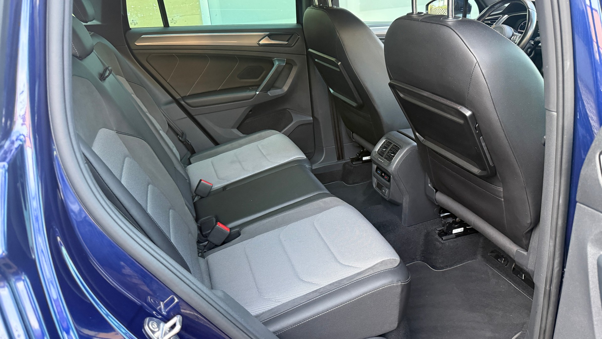 VW Tiguan 2.0 TDI SCR Highline 4Motion DSG, R-Line, 8 fach berädert 1Jahre oder 20000km Garantie-image-13