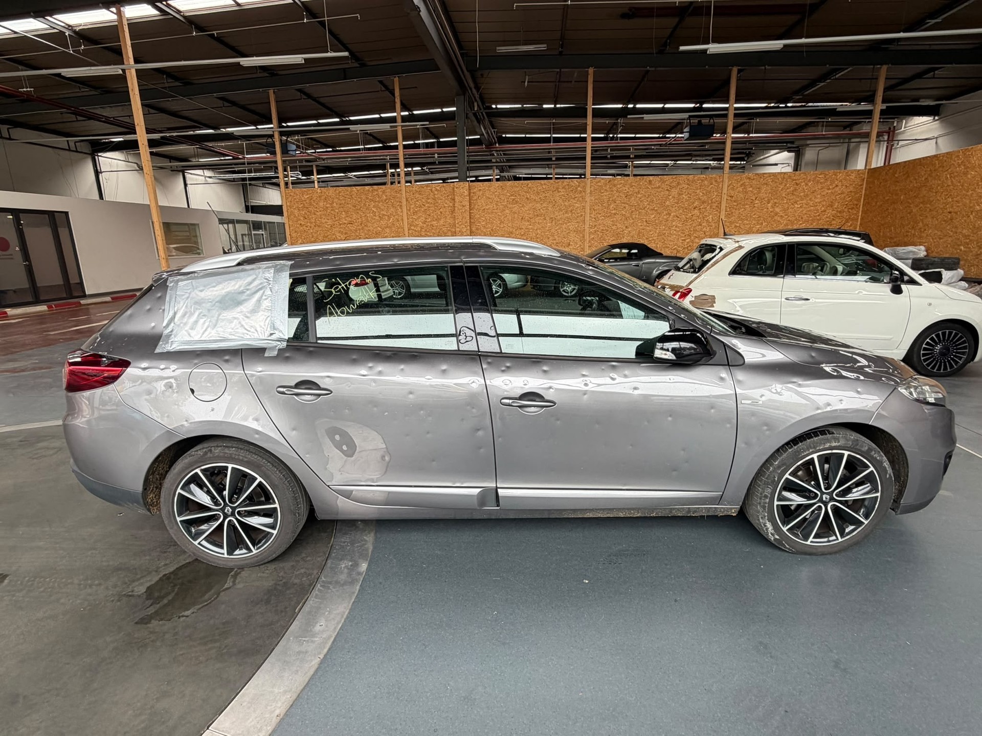 RENAULT Mégane Grandtour 1.5 dCi Bose EDC-image-6