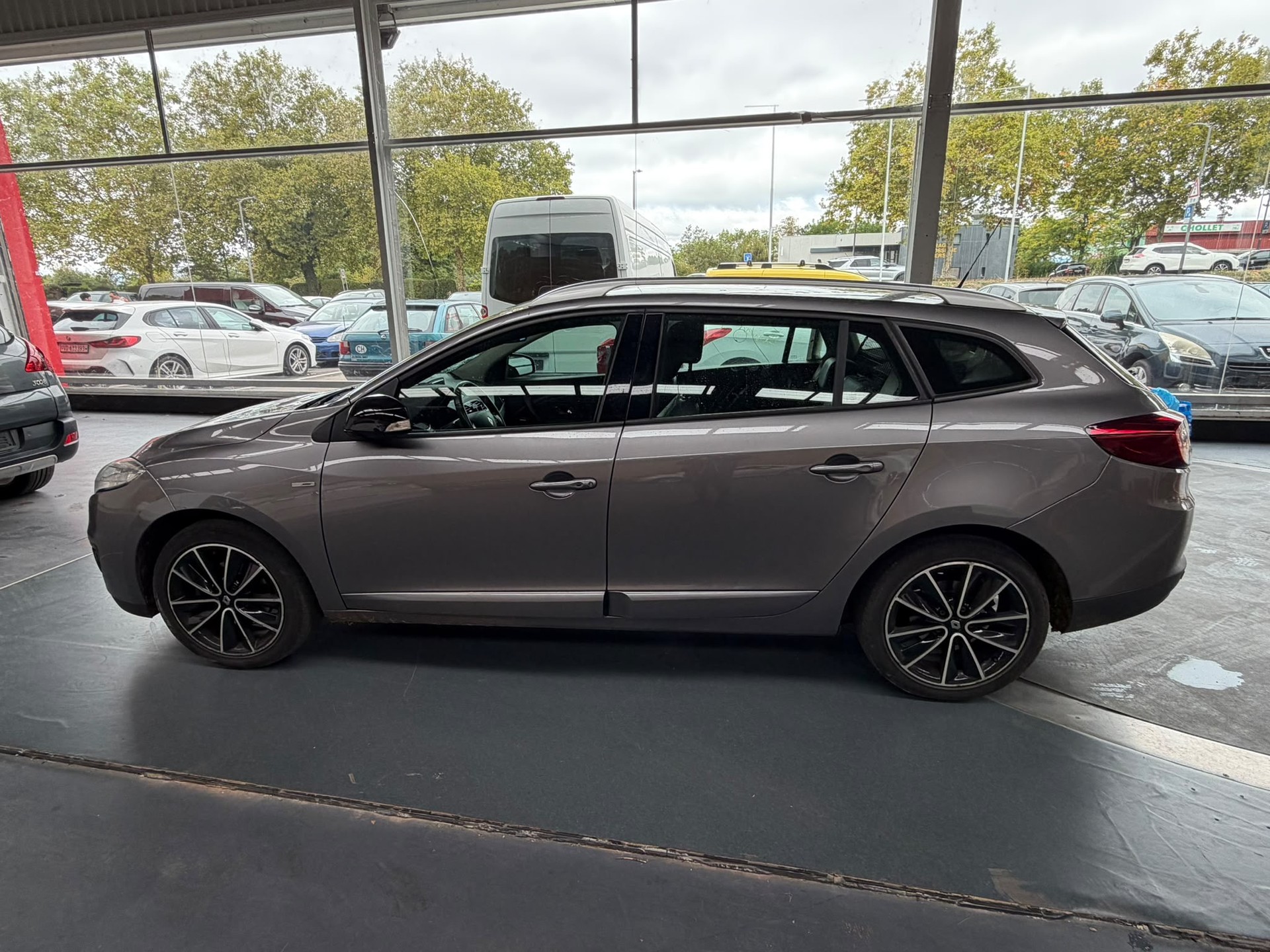 RENAULT Mégane Grandtour 1.5 dCi Bose EDC-image-7