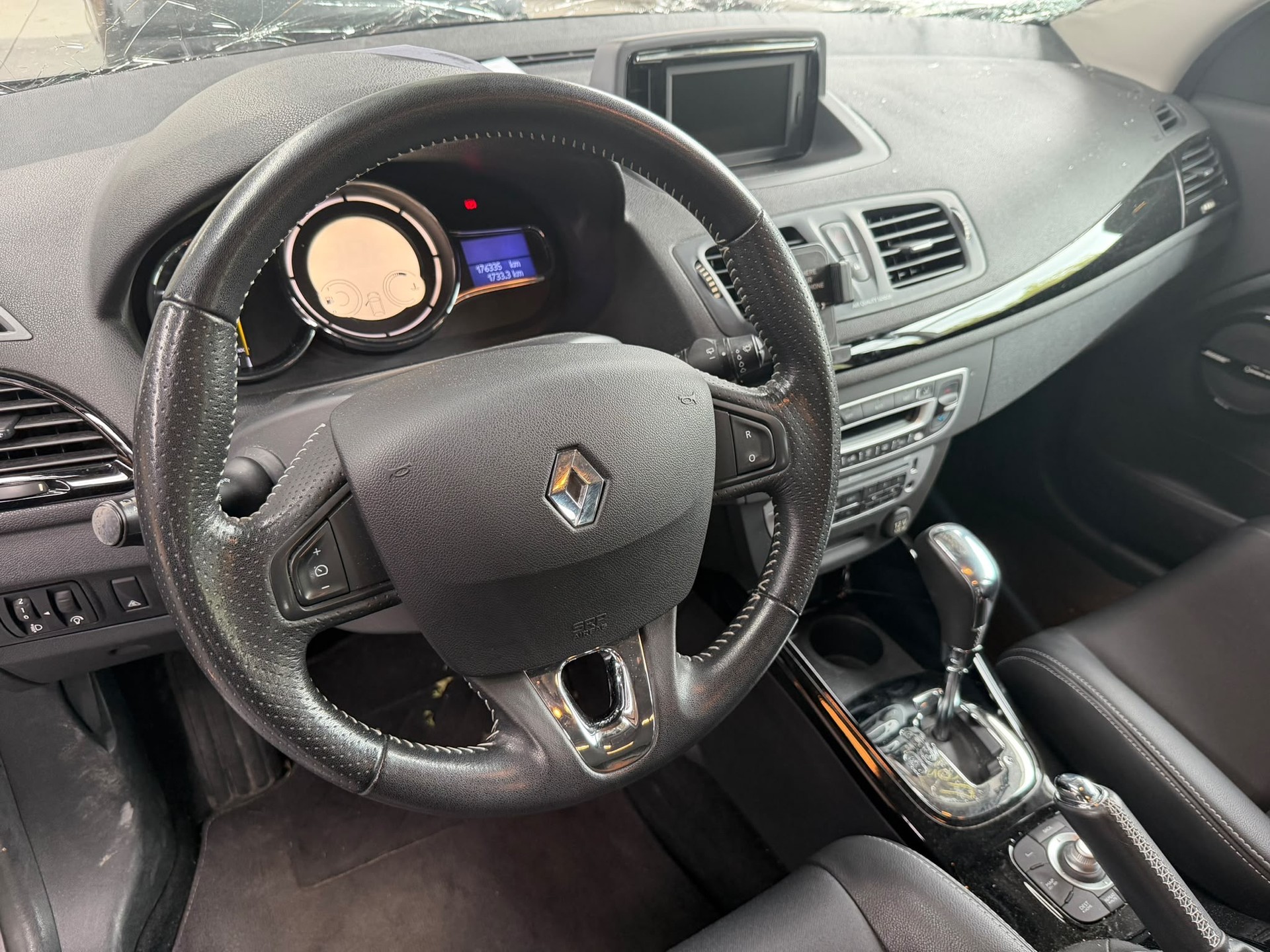 RENAULT Mégane Grandtour 1.5 dCi Bose EDC-image-10