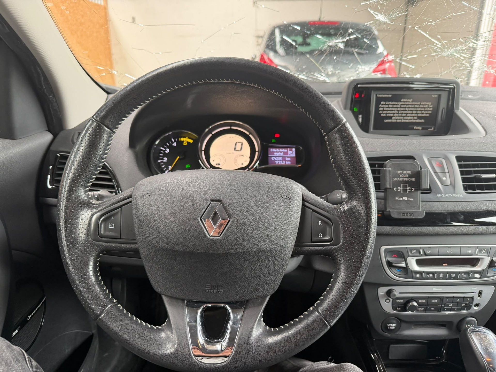 RENAULT Mégane Grandtour 1.5 dCi Bose EDC-image-11