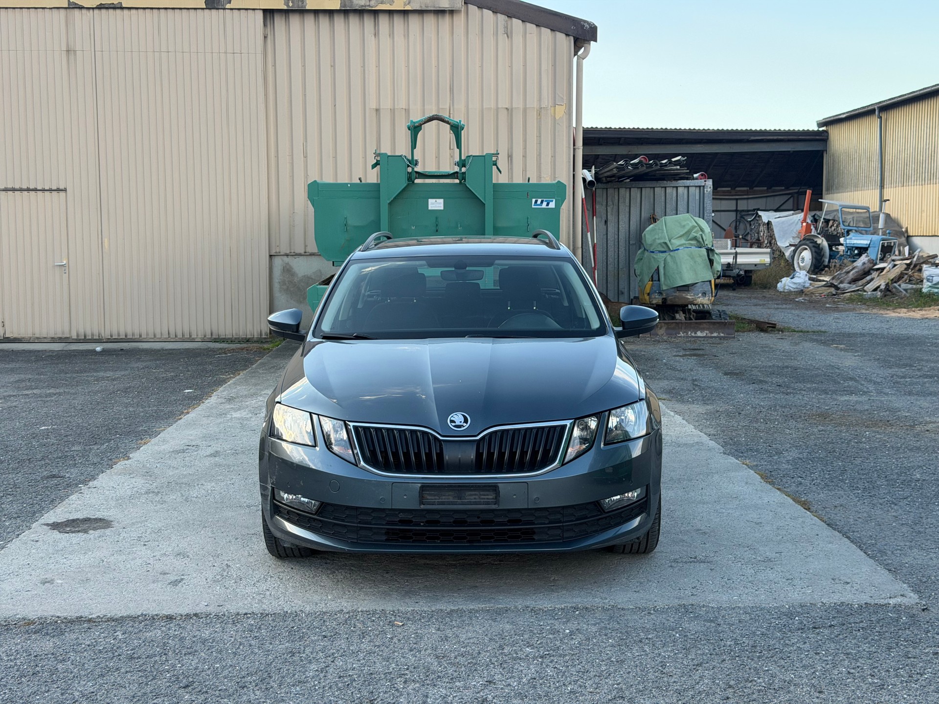SKODA Octavia Combi 1.4 TSI Swiss Line 25 DSG-image-1