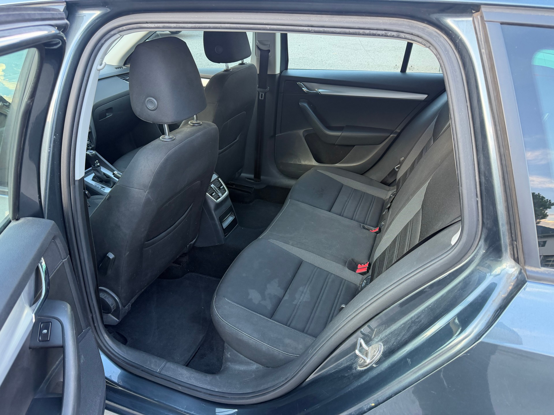 SKODA Octavia Combi 1.4 TSI Swiss Line 25 DSG-image-6