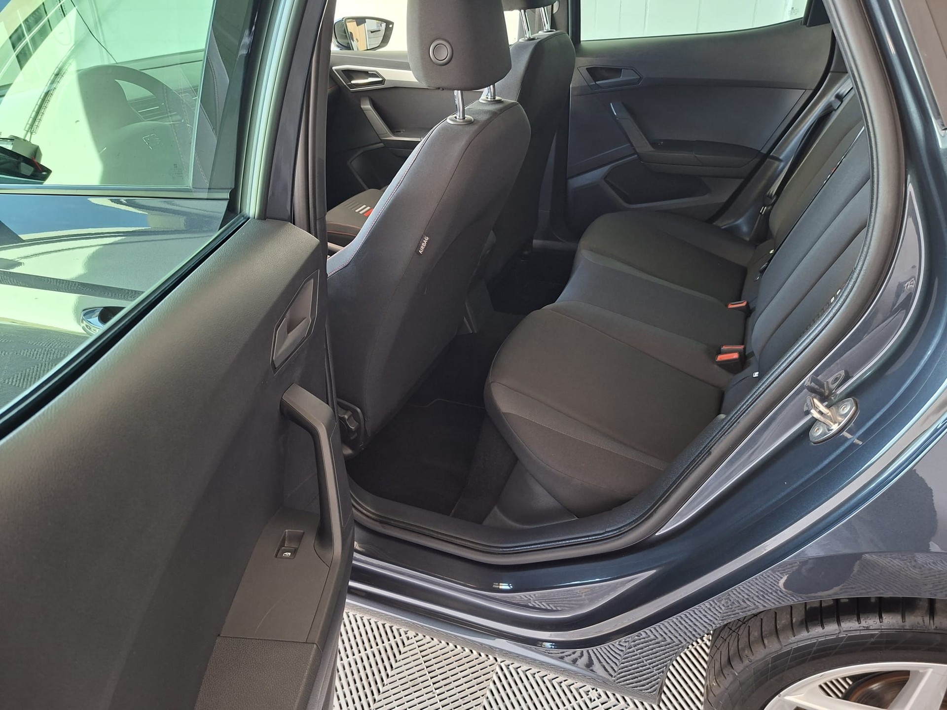 SEAT Ibiza 1.0 EcoTSI Swiss FR-image-10