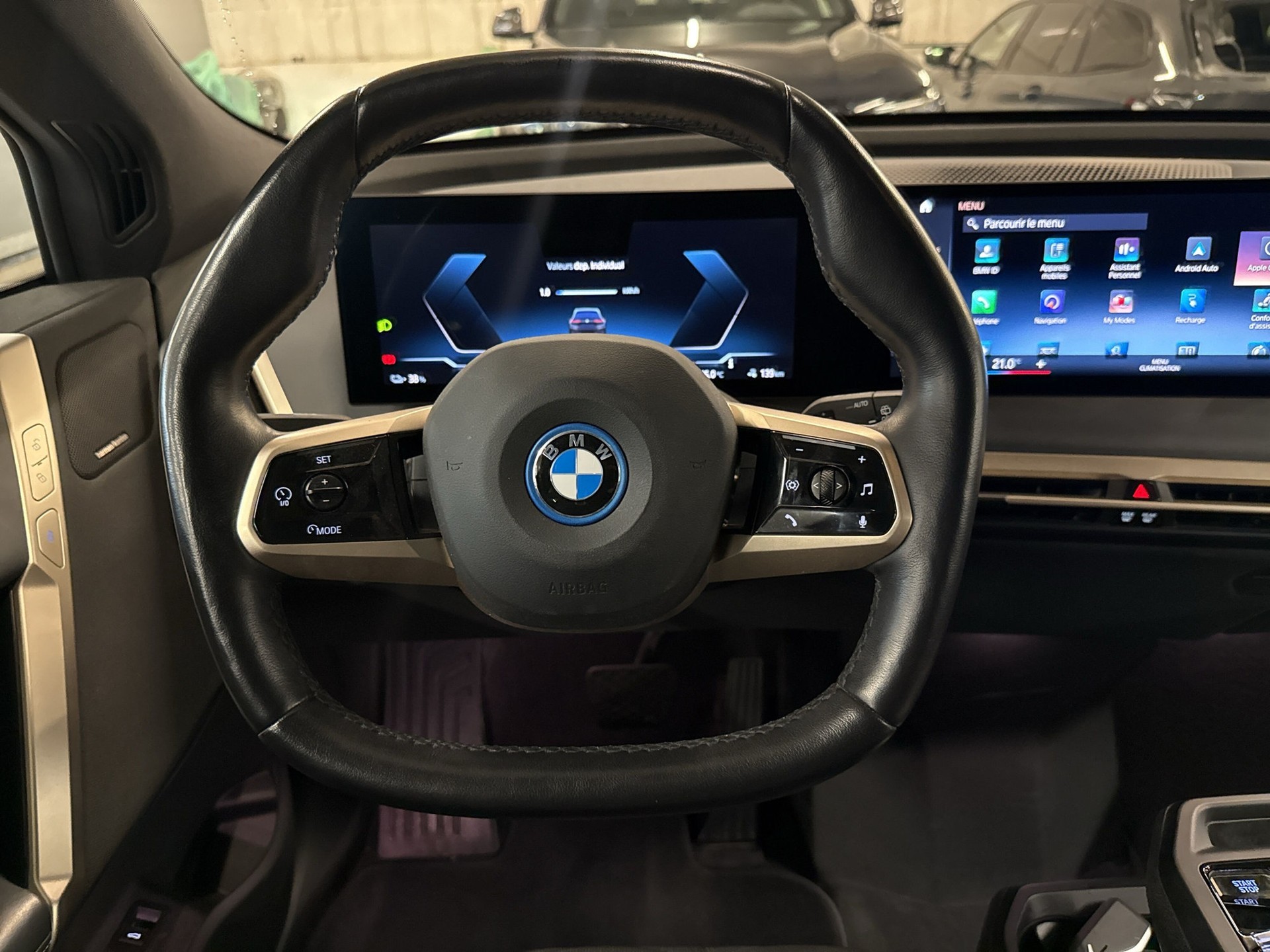 BMW iX xDrive40-image-11