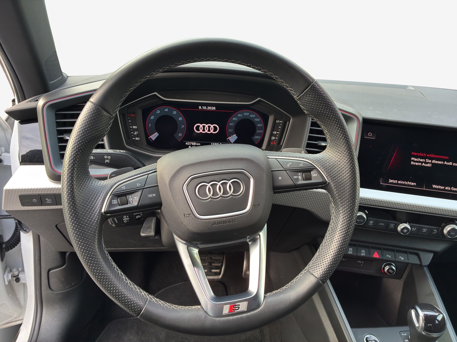AUDI A1 City Carver 30 TFSI Attraction S-tronic-image-9