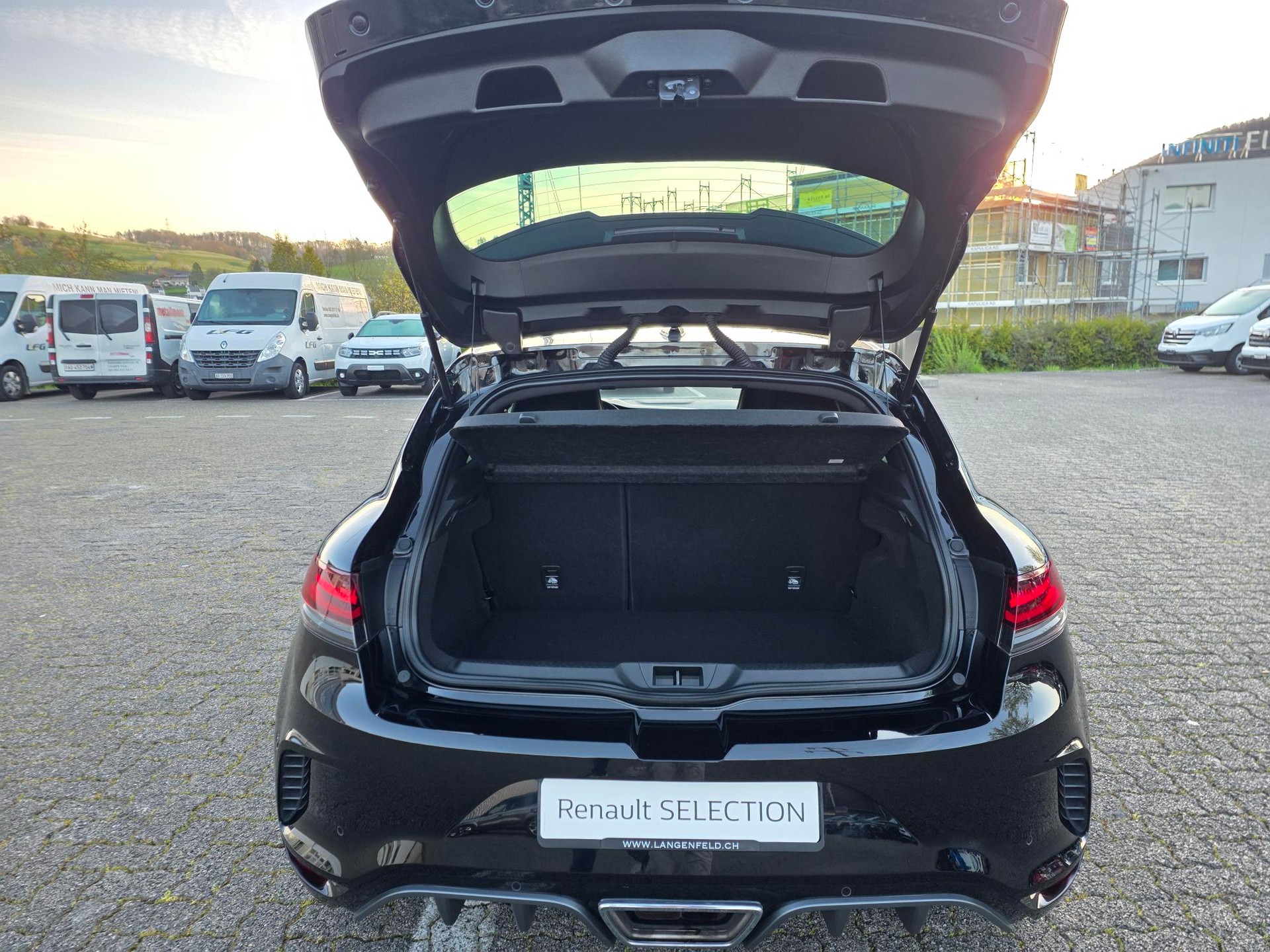 RENAULT Mégane Sport 1.8 T Trophy EDC-image-8