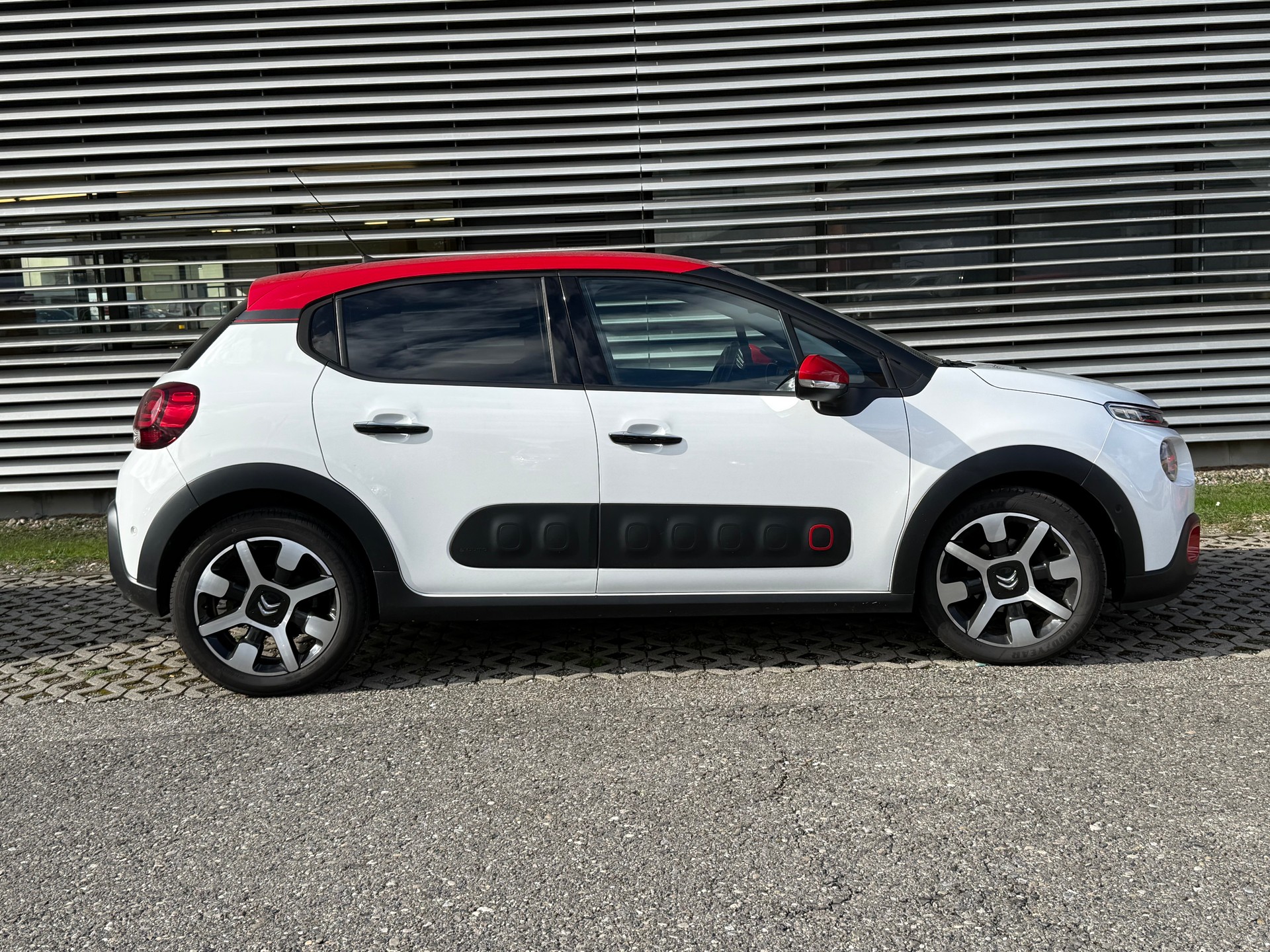 CITROEN C3 1.2i Exclusive-image-2