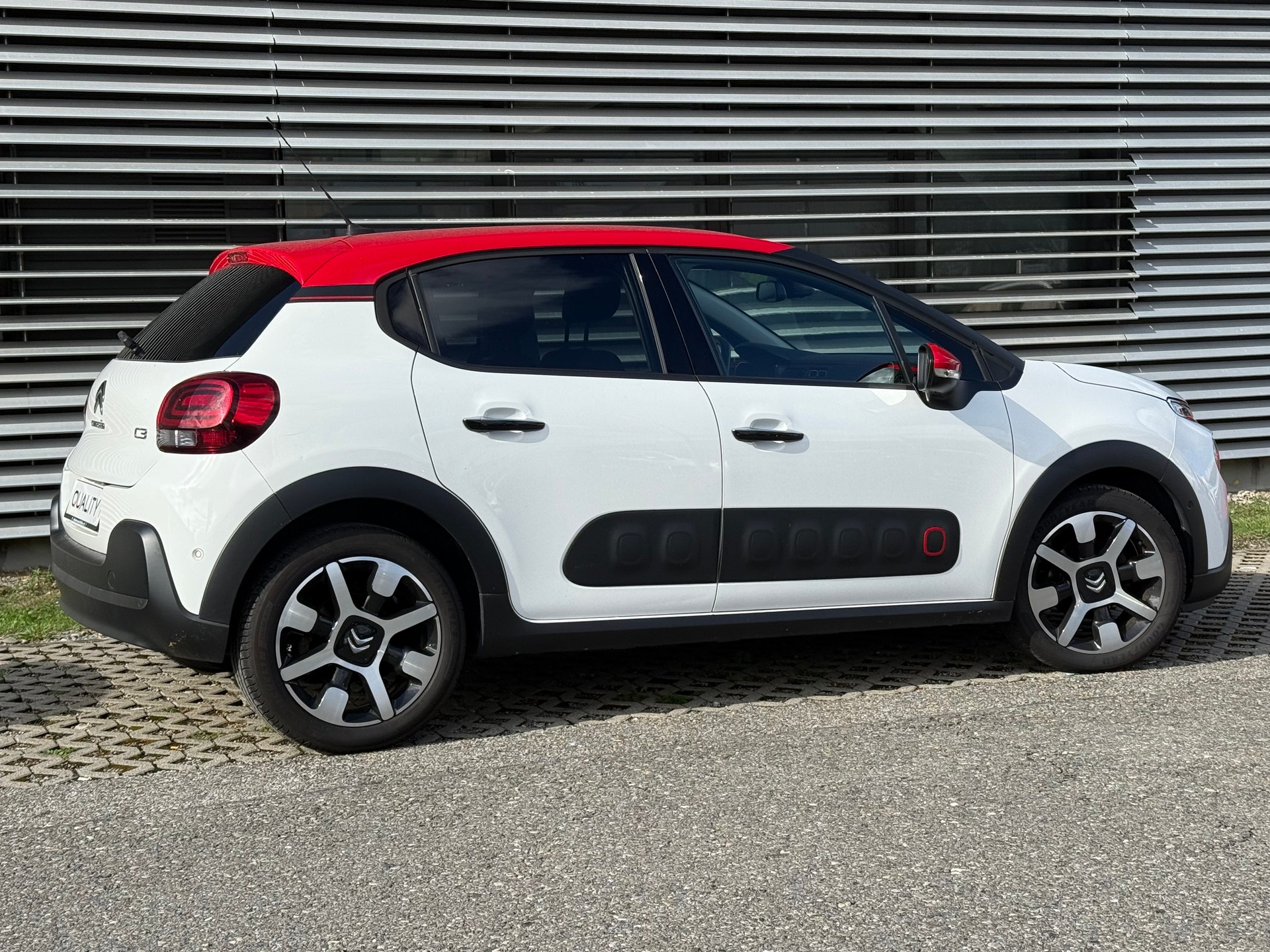 CITROEN C3 1.2i Exclusive-image-3