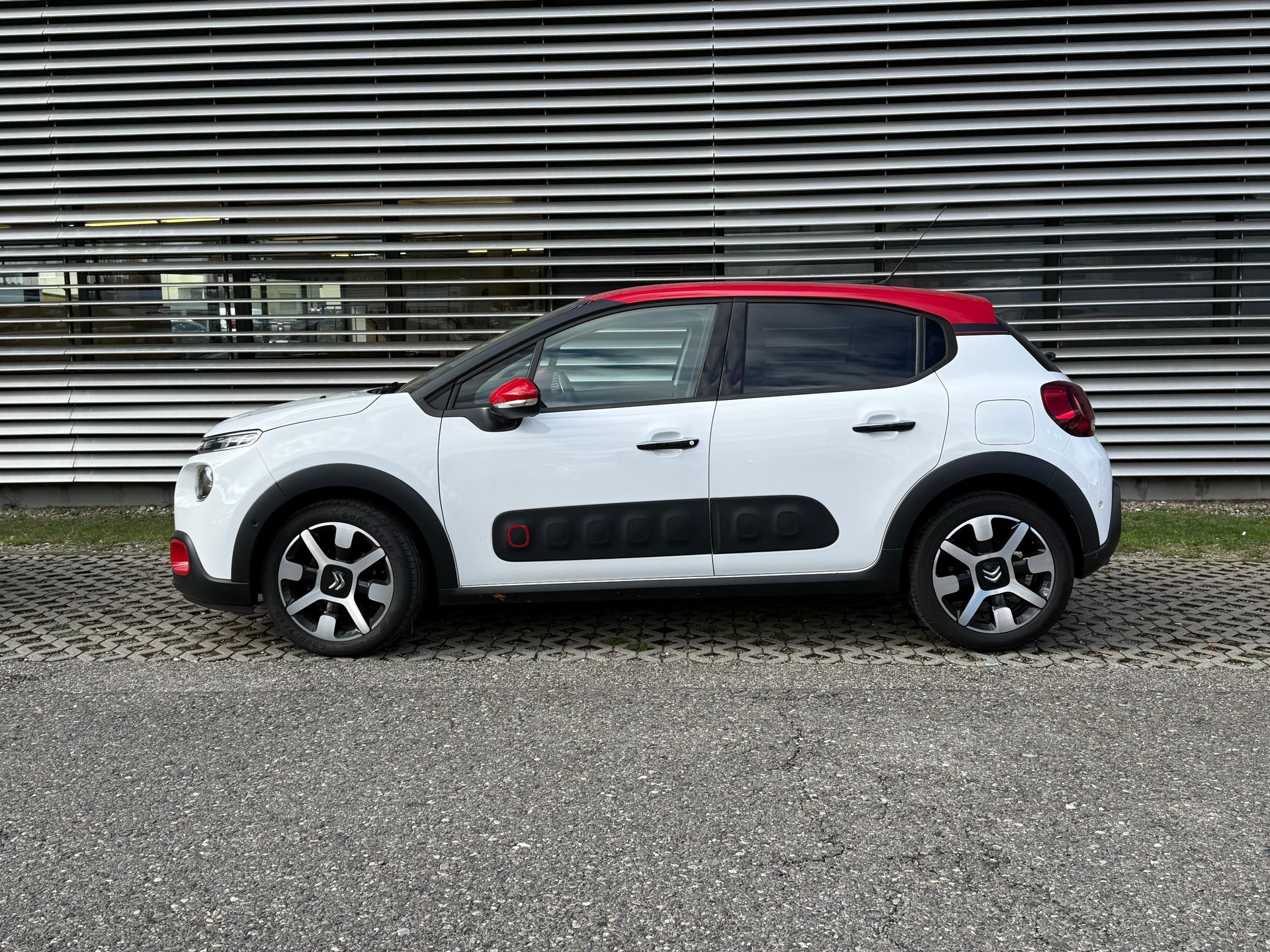 CITROEN C3 1.2i Exclusive-image-8