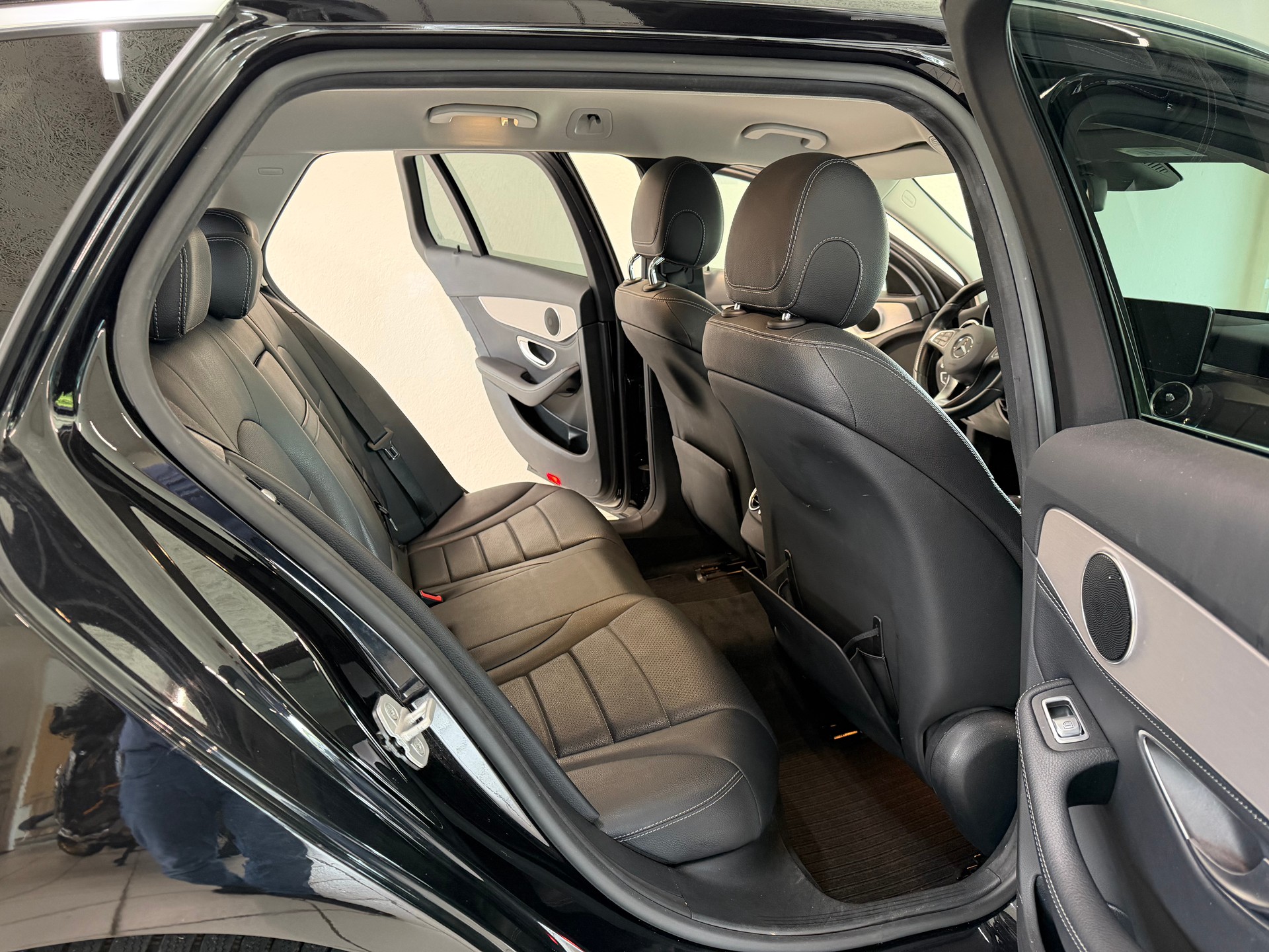 MERCEDES-BENZ C 200 Avantgarde-image-10