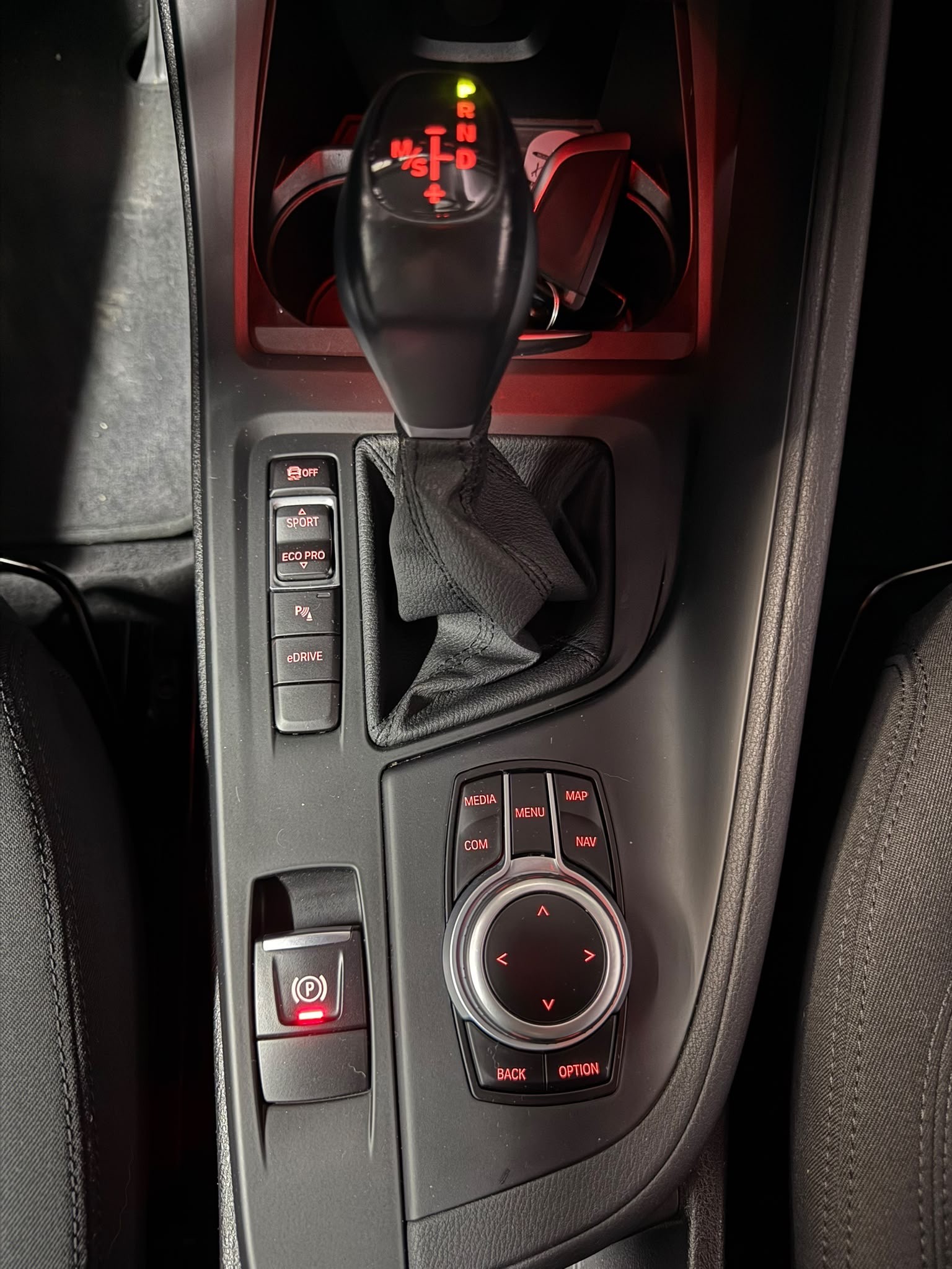 BMW X1 xDrive 25e Travel Edition Steptronic-image-14