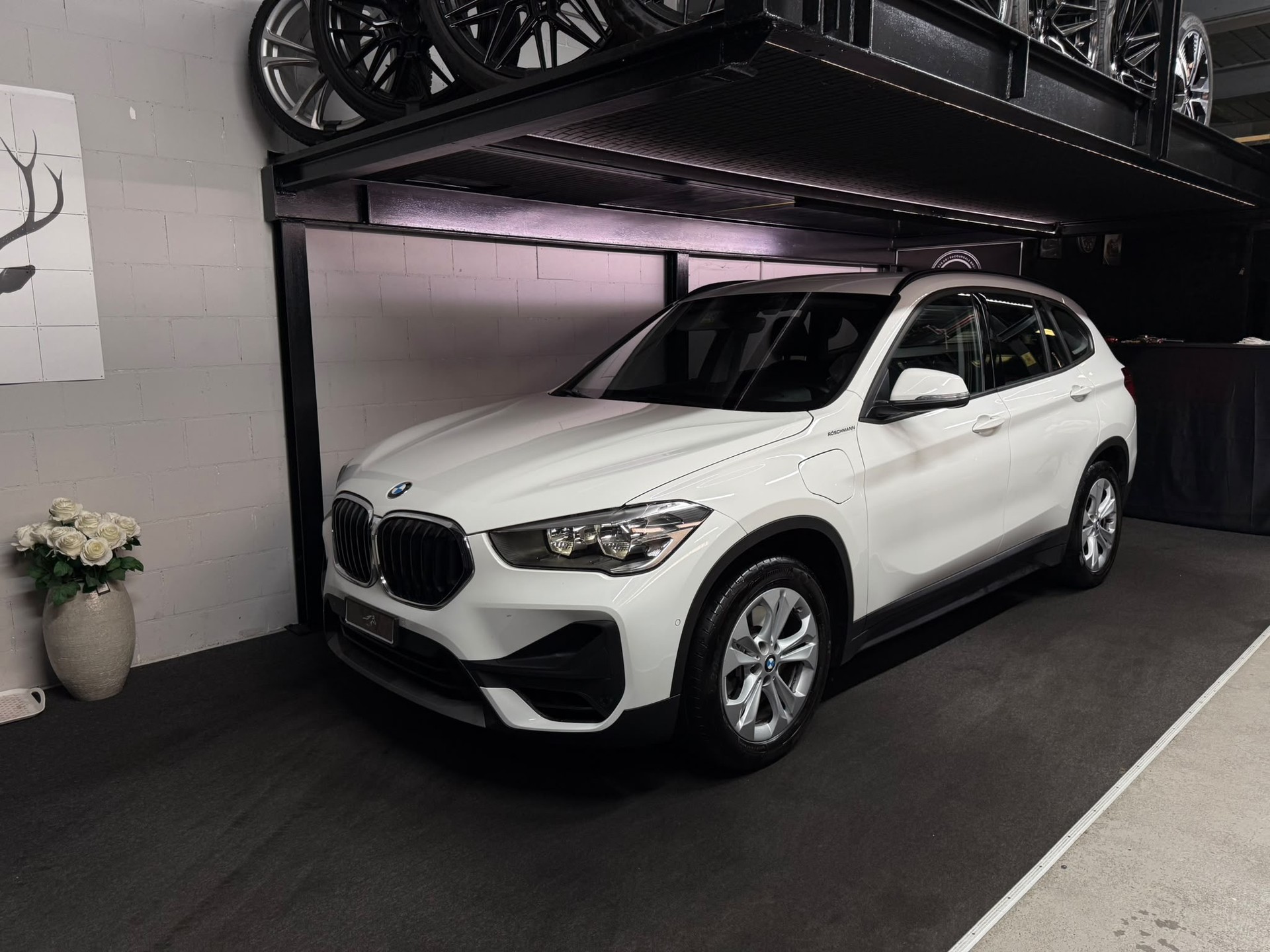 BMW X1 xDrive 25e Travel Edition Steptronic-image-0