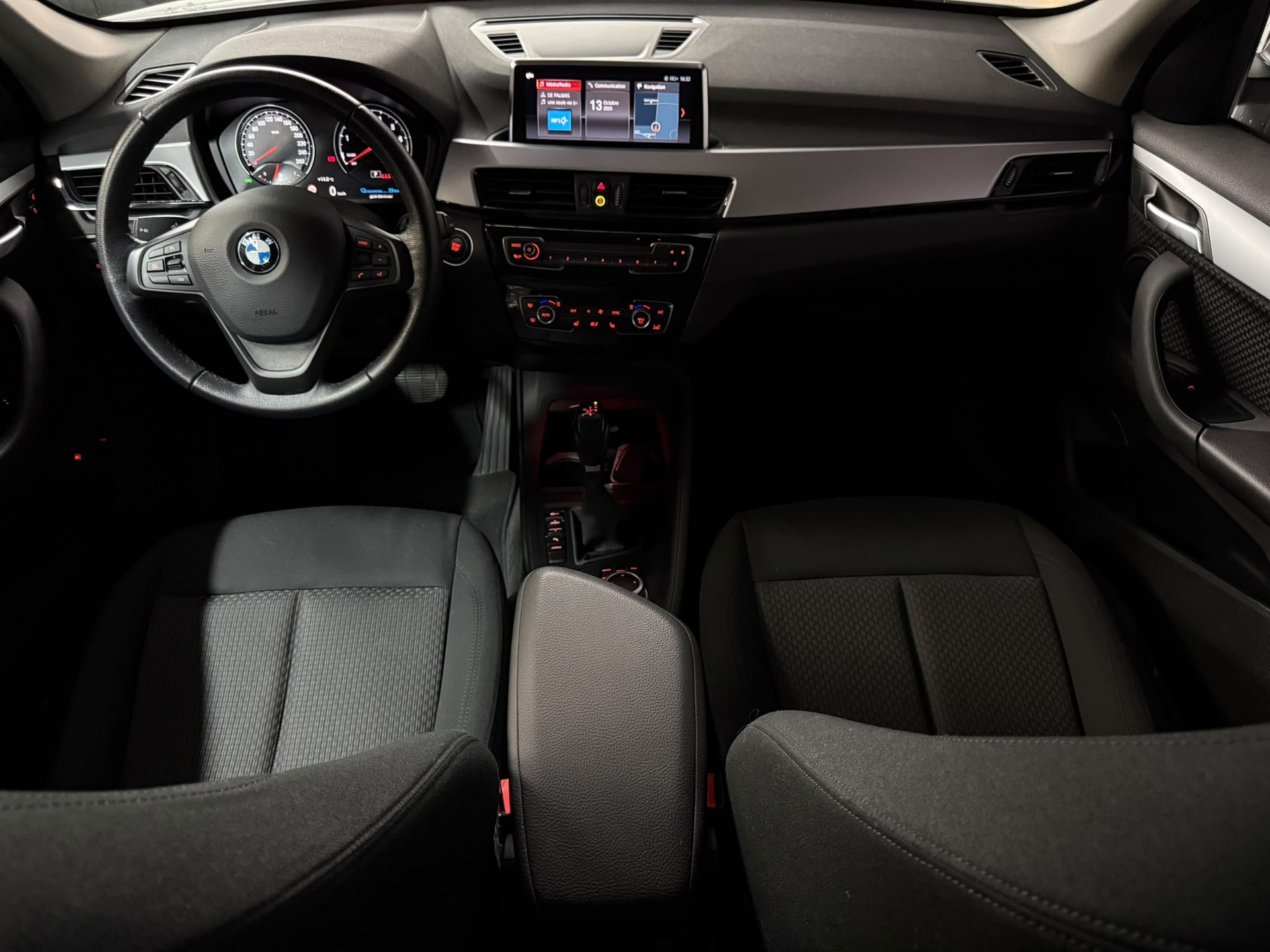 BMW X1 xDrive 25e Travel Edition Steptronic-image-11