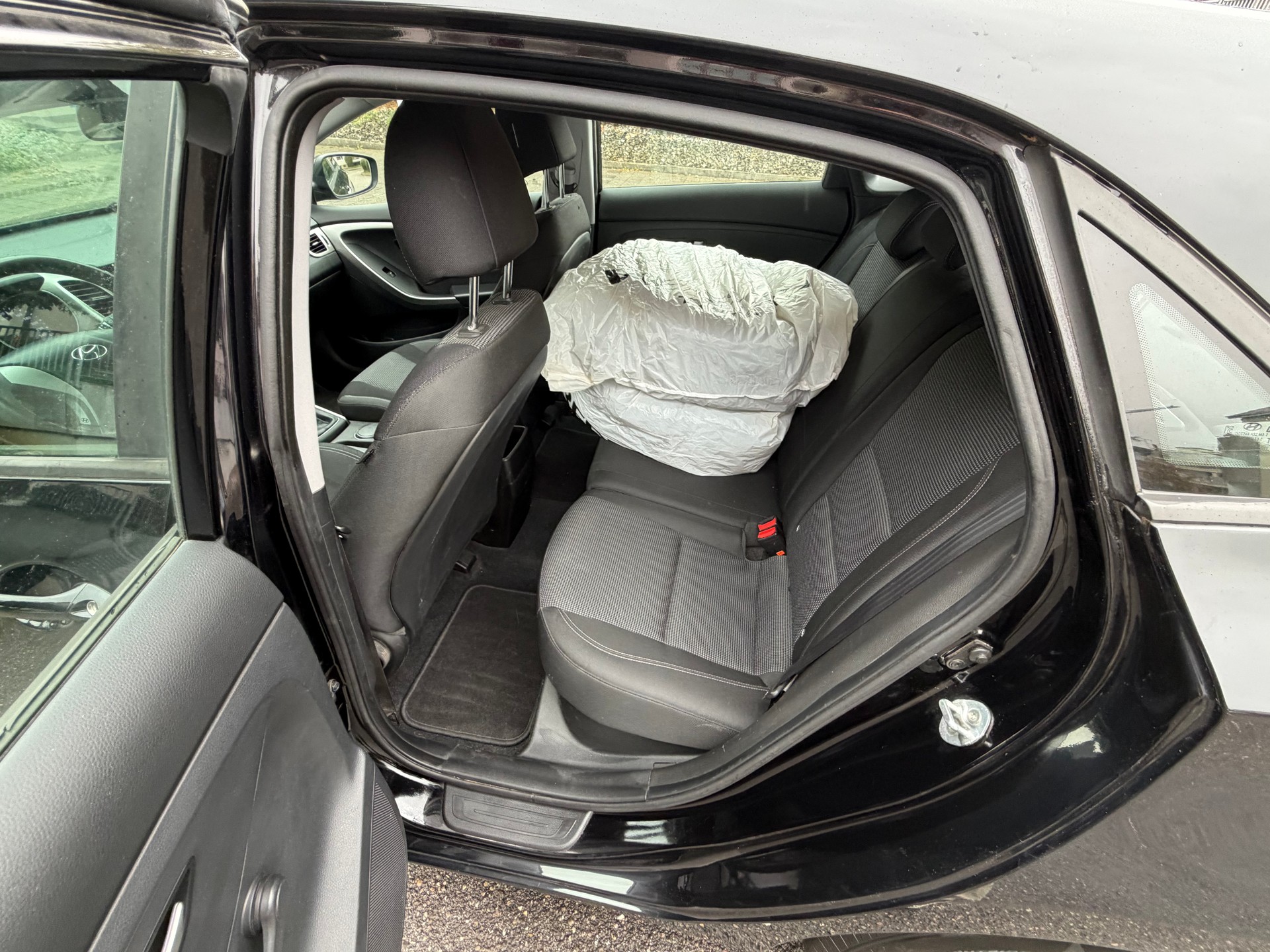 HYUNDAI i30 Wagon 1.4 Pica-image-10