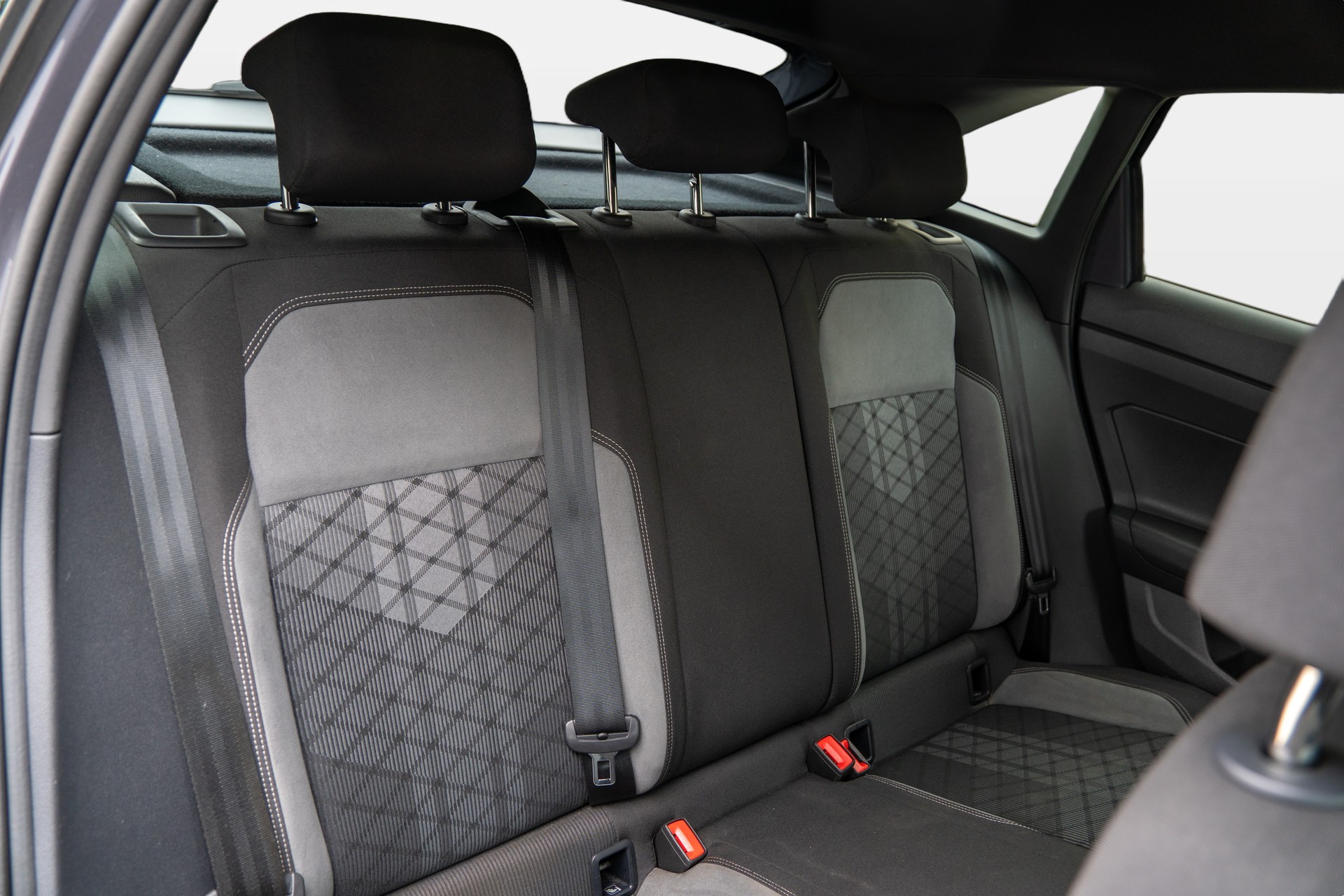 VW Taigo 1.0 TSI R-Line DSG-image-22