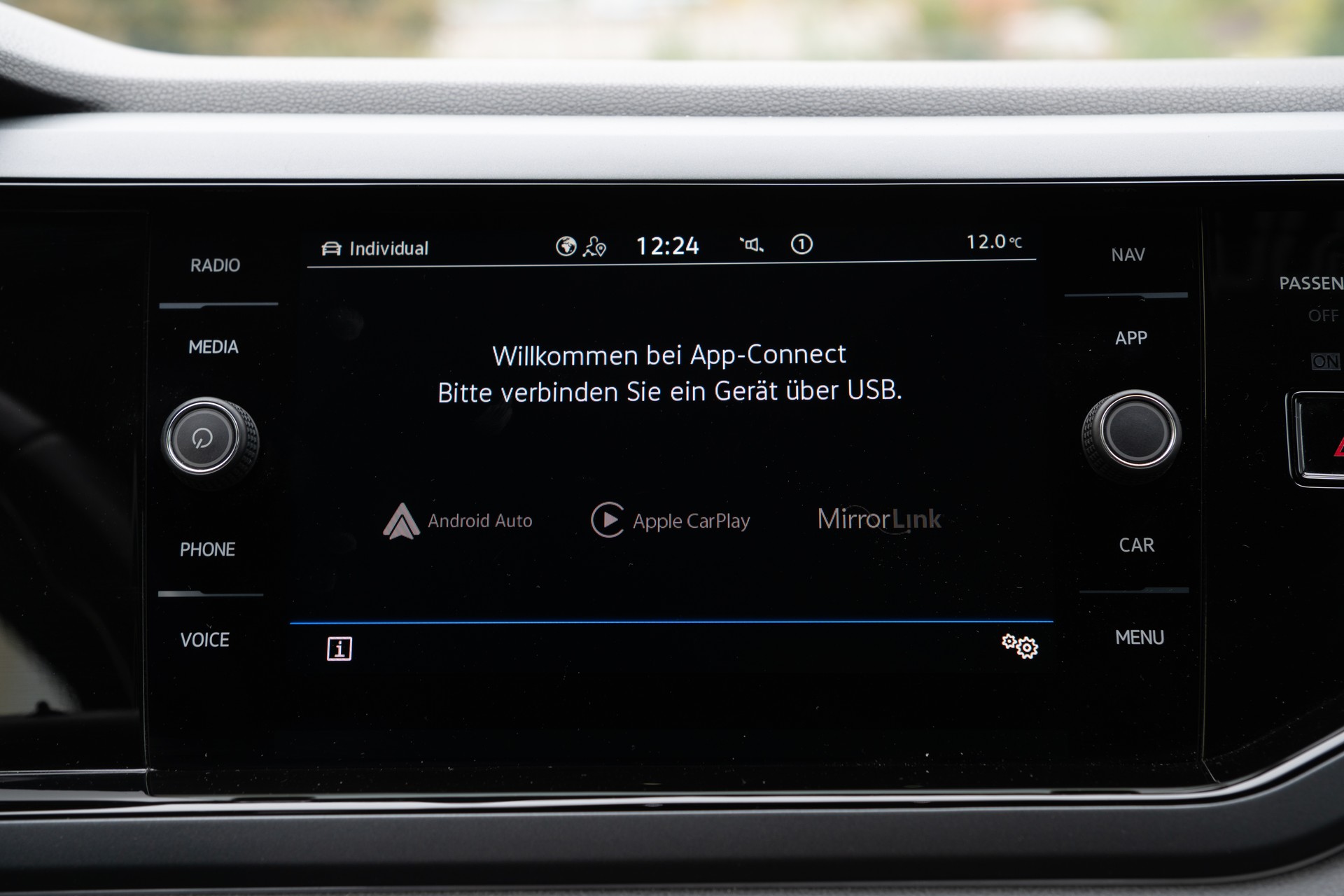 VW Taigo 1.0 TSI R-Line DSG-image-17