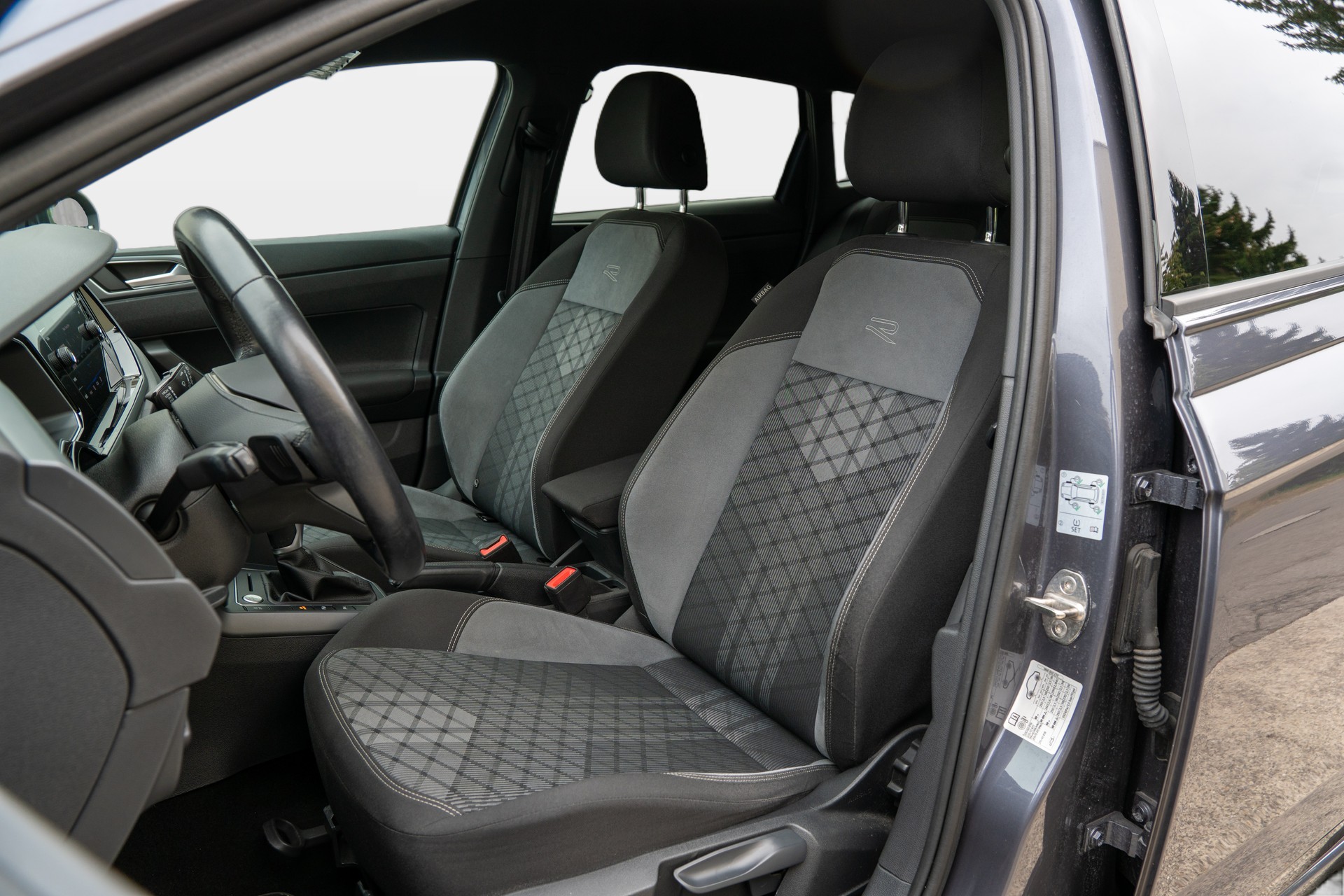VW Taigo 1.0 TSI R-Line DSG-image-9