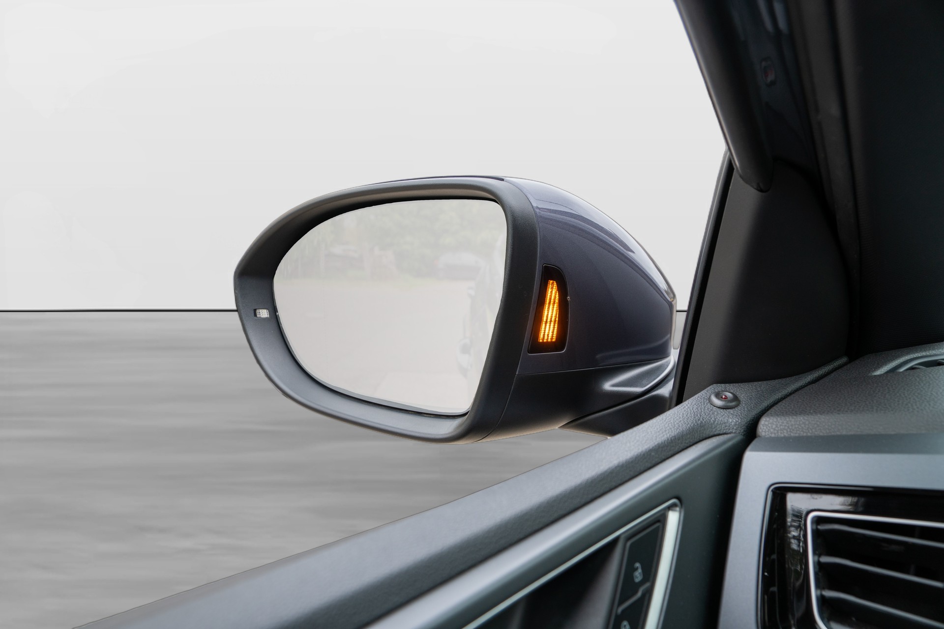VW Taigo 1.0 TSI R-Line DSG-image-15