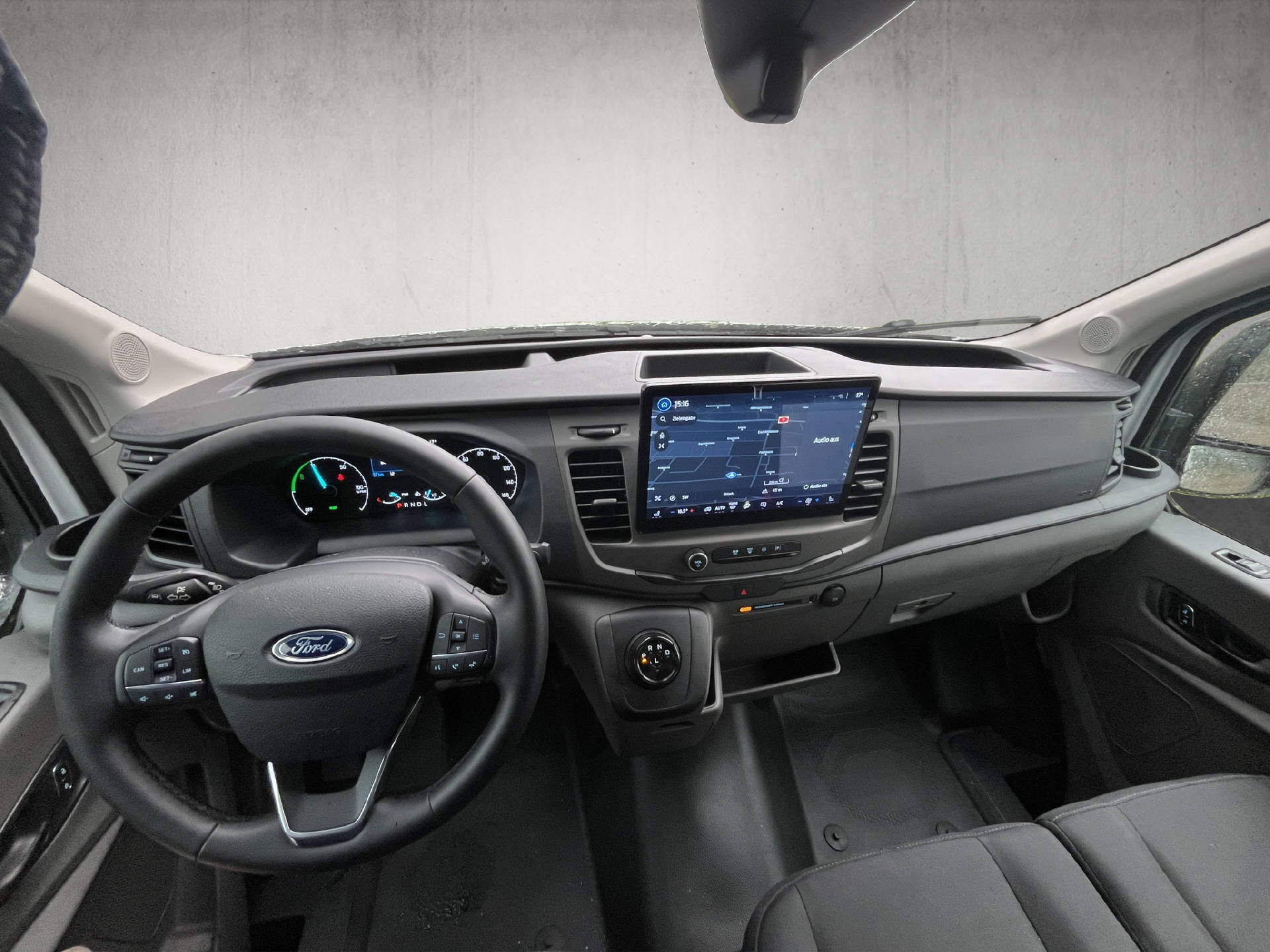 FORD E-Transit Van 350 L2H2 67kWh Trend-image-28