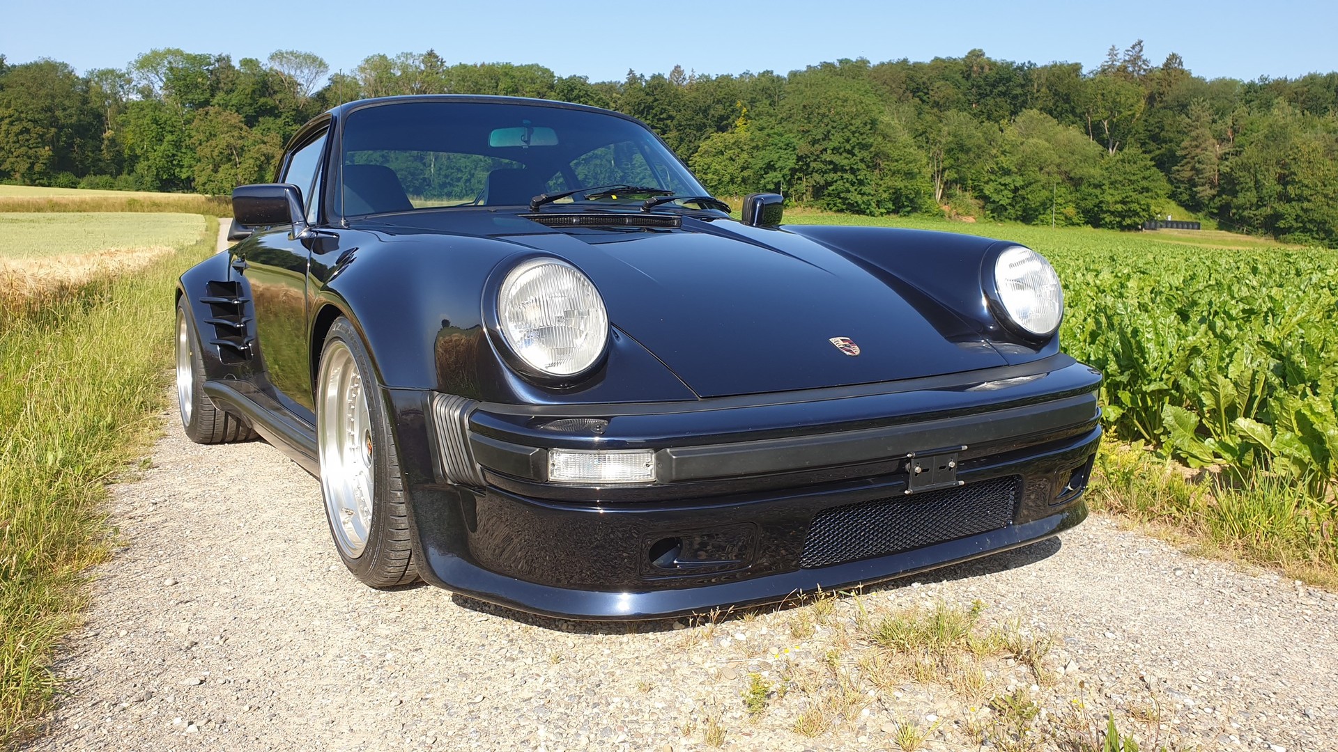 PORSCHE 911 Turbo 3.3-image-0
