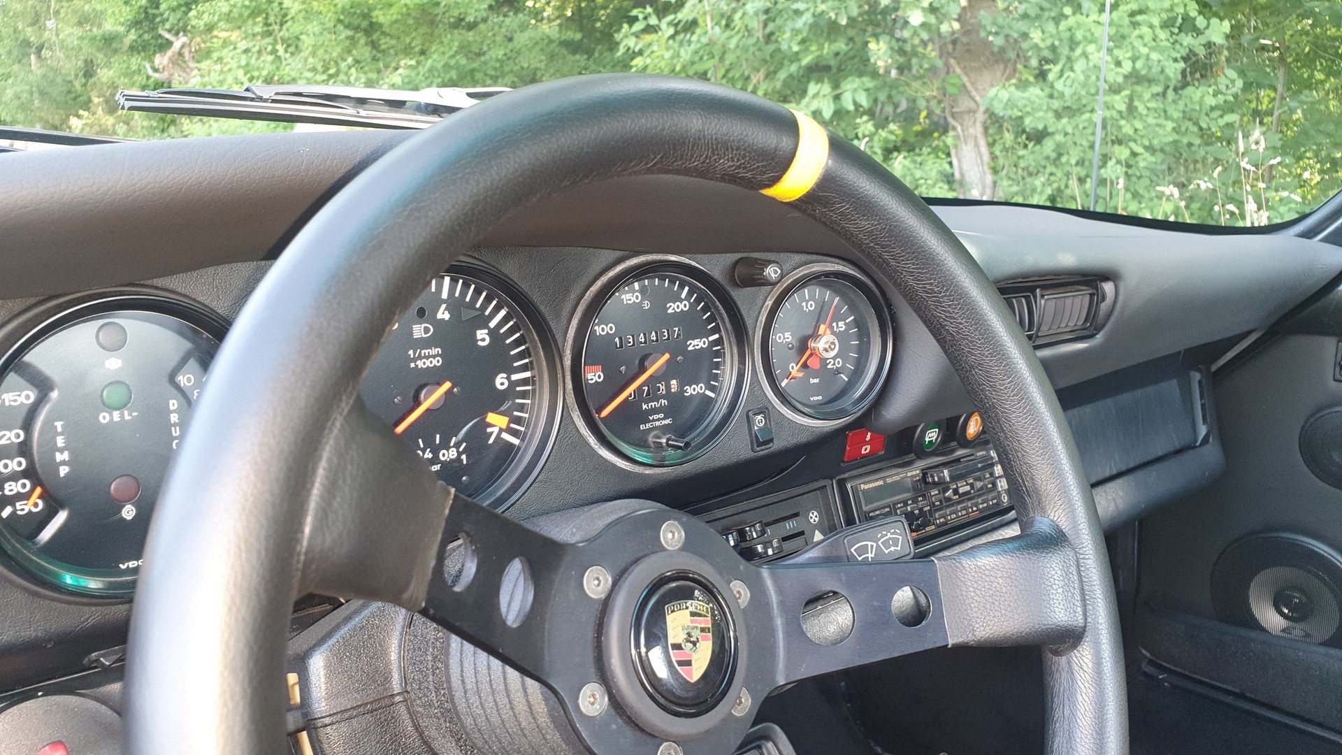 PORSCHE 911 Turbo 3.3-image-10