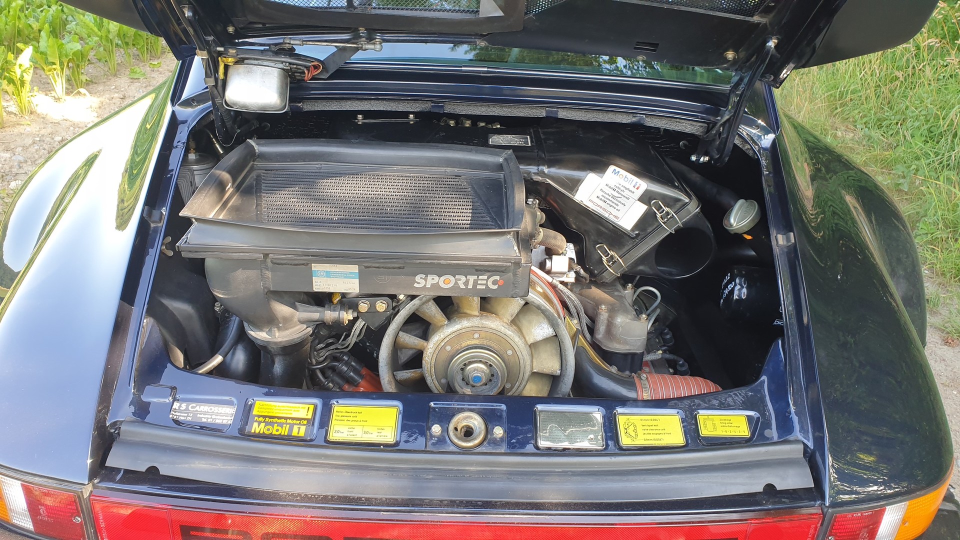 PORSCHE 911 Turbo 3.3-image-13