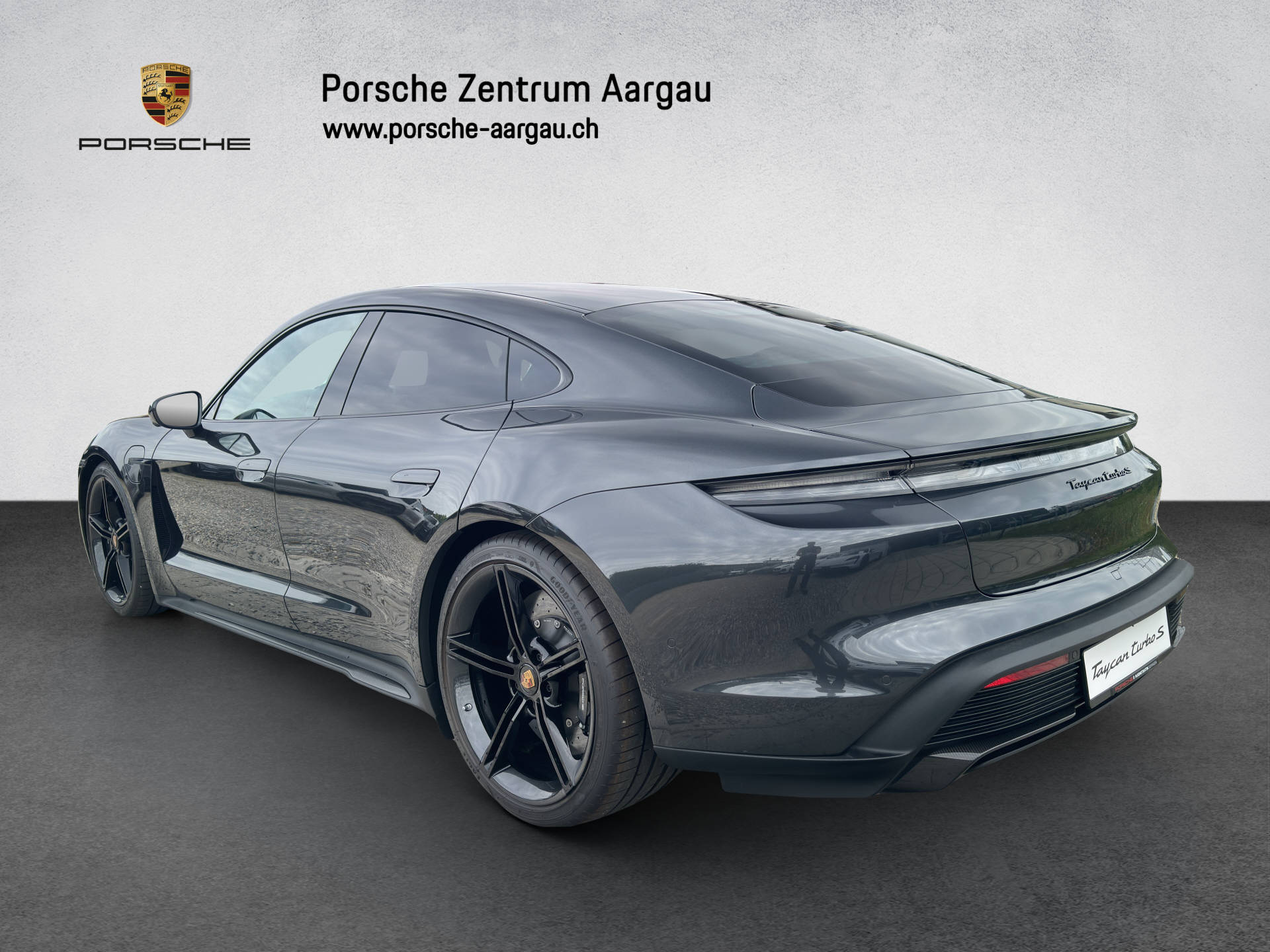 PORSCHE Taycan Turbo S-image-3