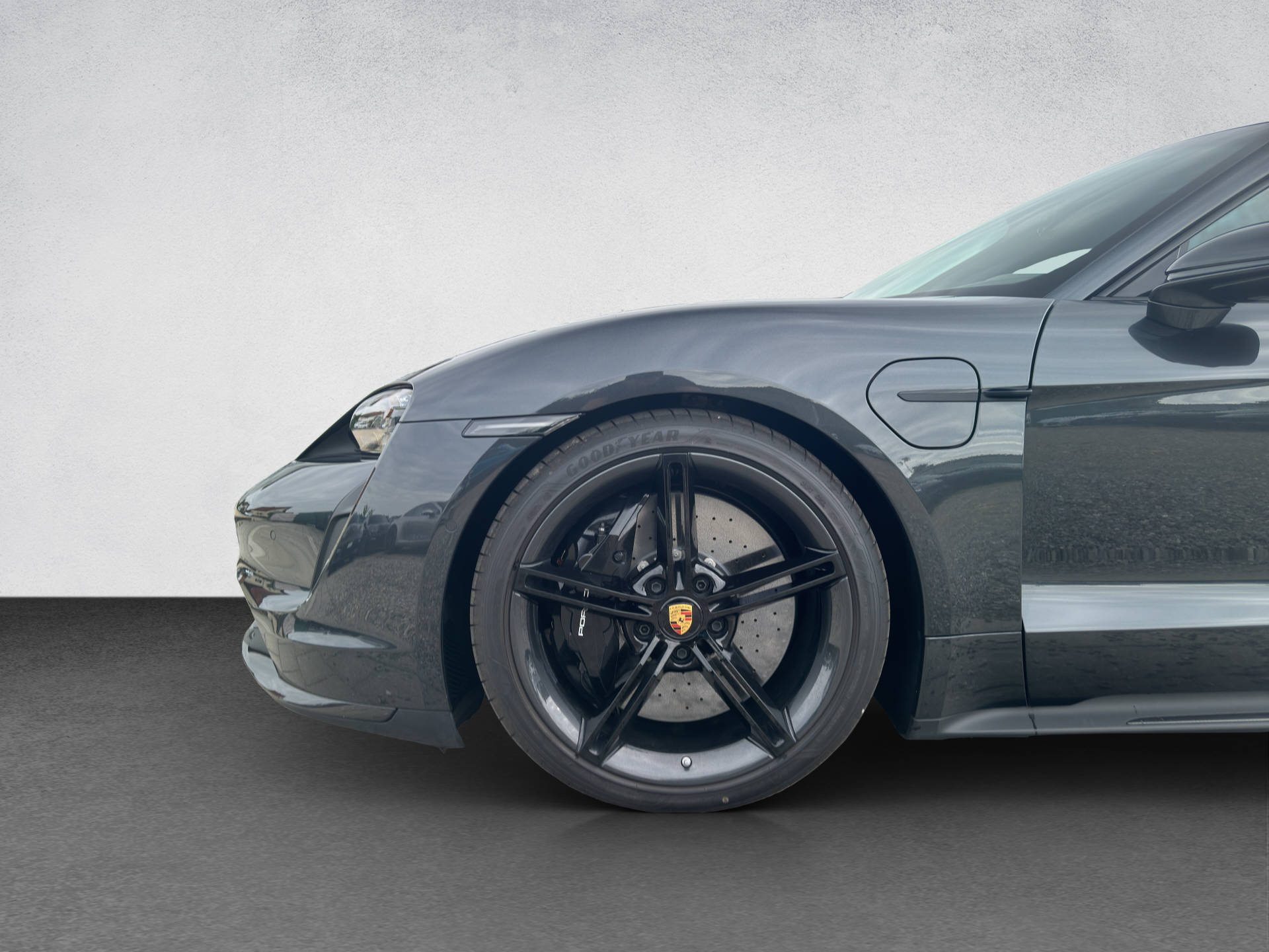 PORSCHE Taycan Turbo S-image-14