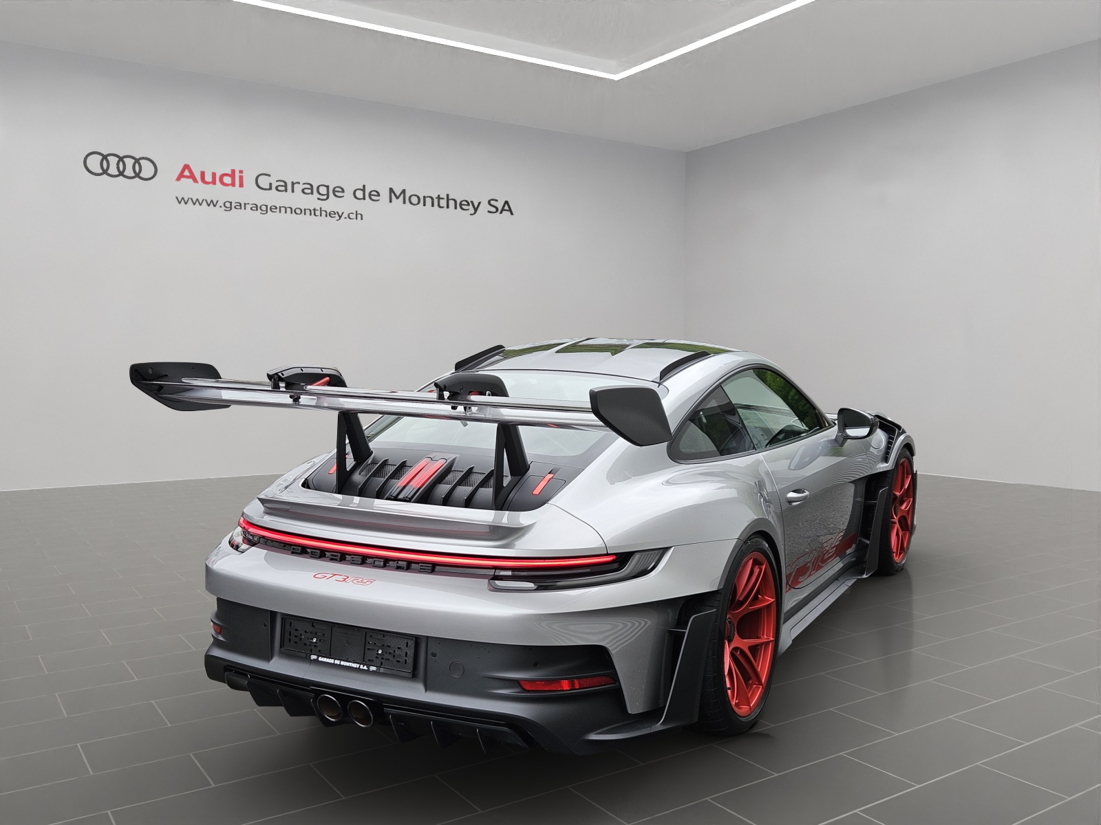 PORSCHE 911 GT3 RS-image-3