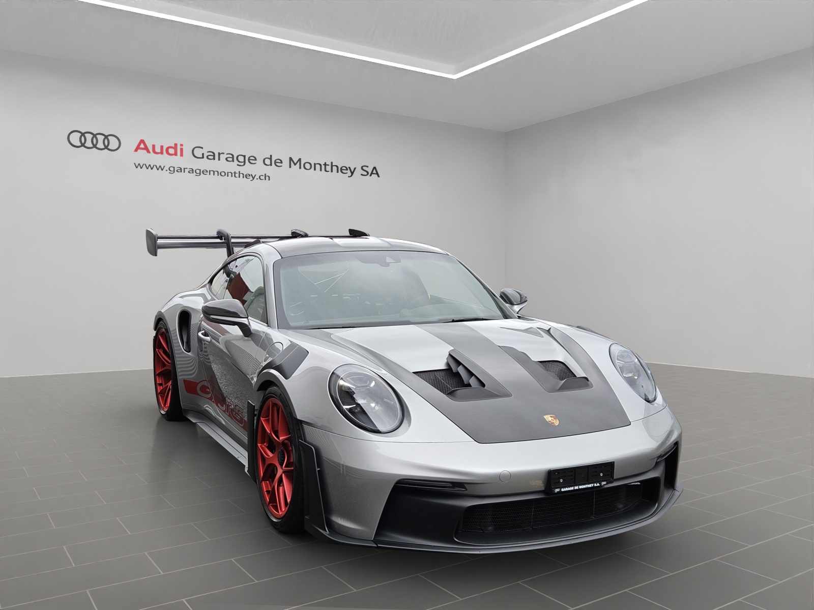 PORSCHE 911 GT3 RS-image-4