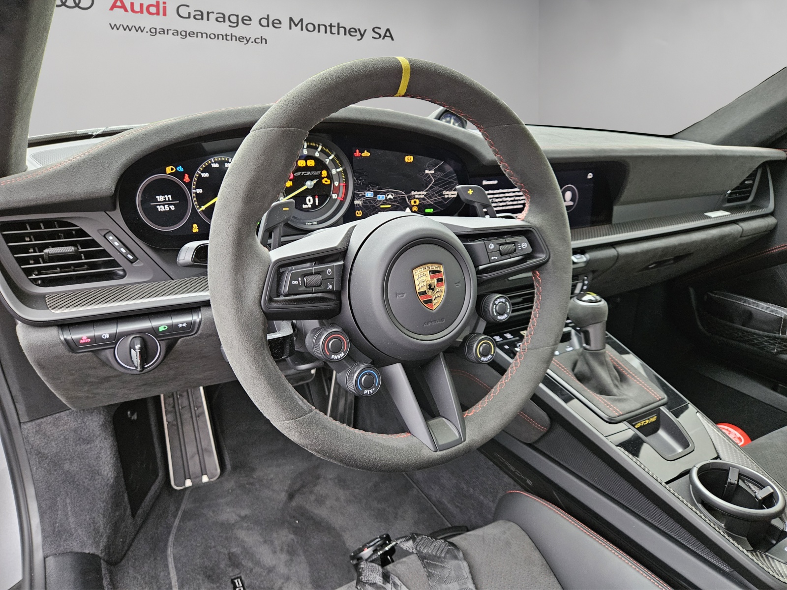 PORSCHE 911 GT3 RS-image-10