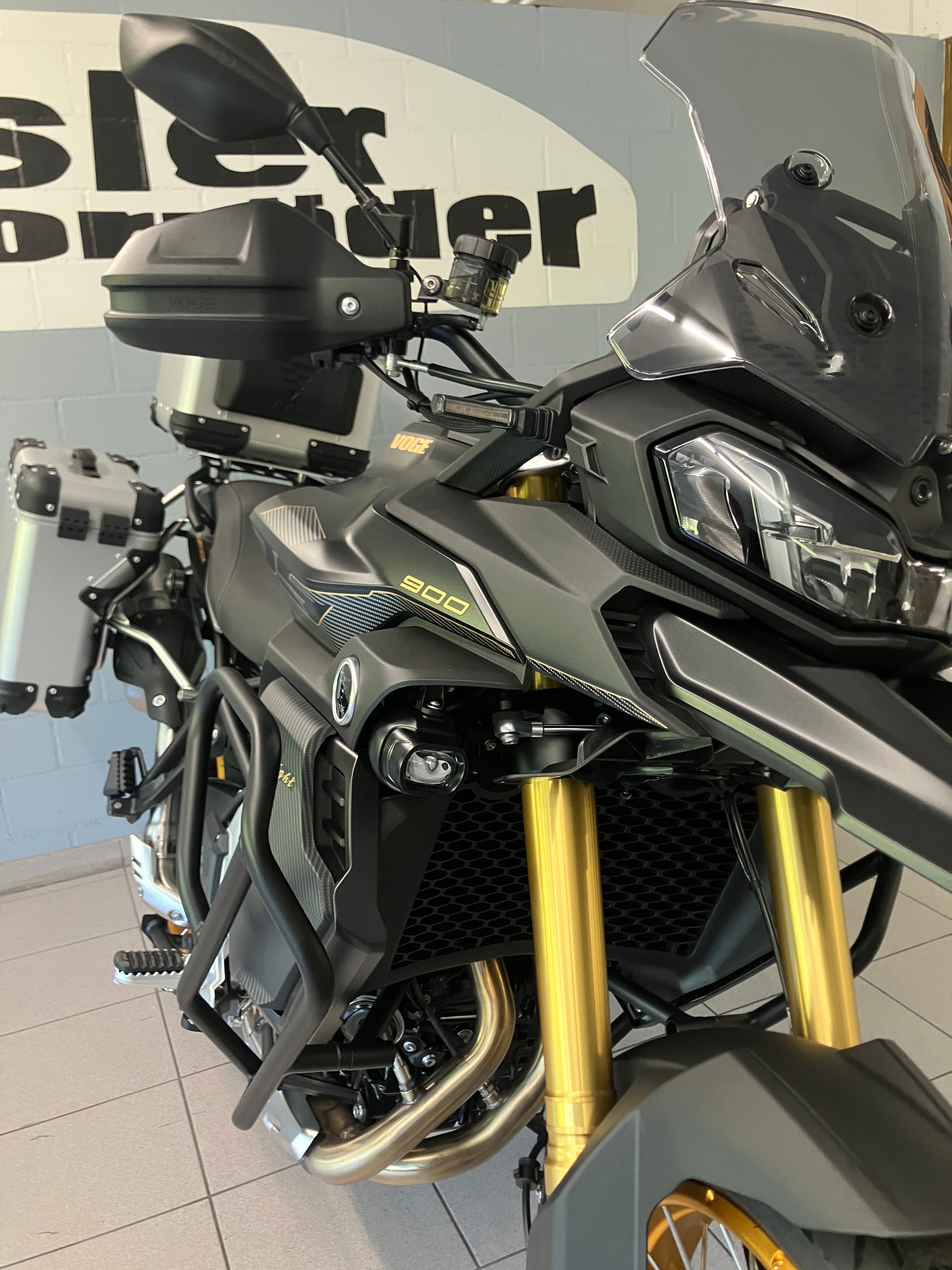 VOGE 900 DSX Black Knight