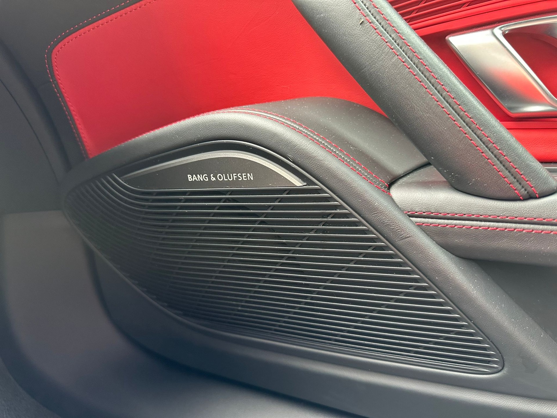 AUDI R8 Coupé 5.2 plus S-Tronic Audi Exclusive Mattlackierung-image-7